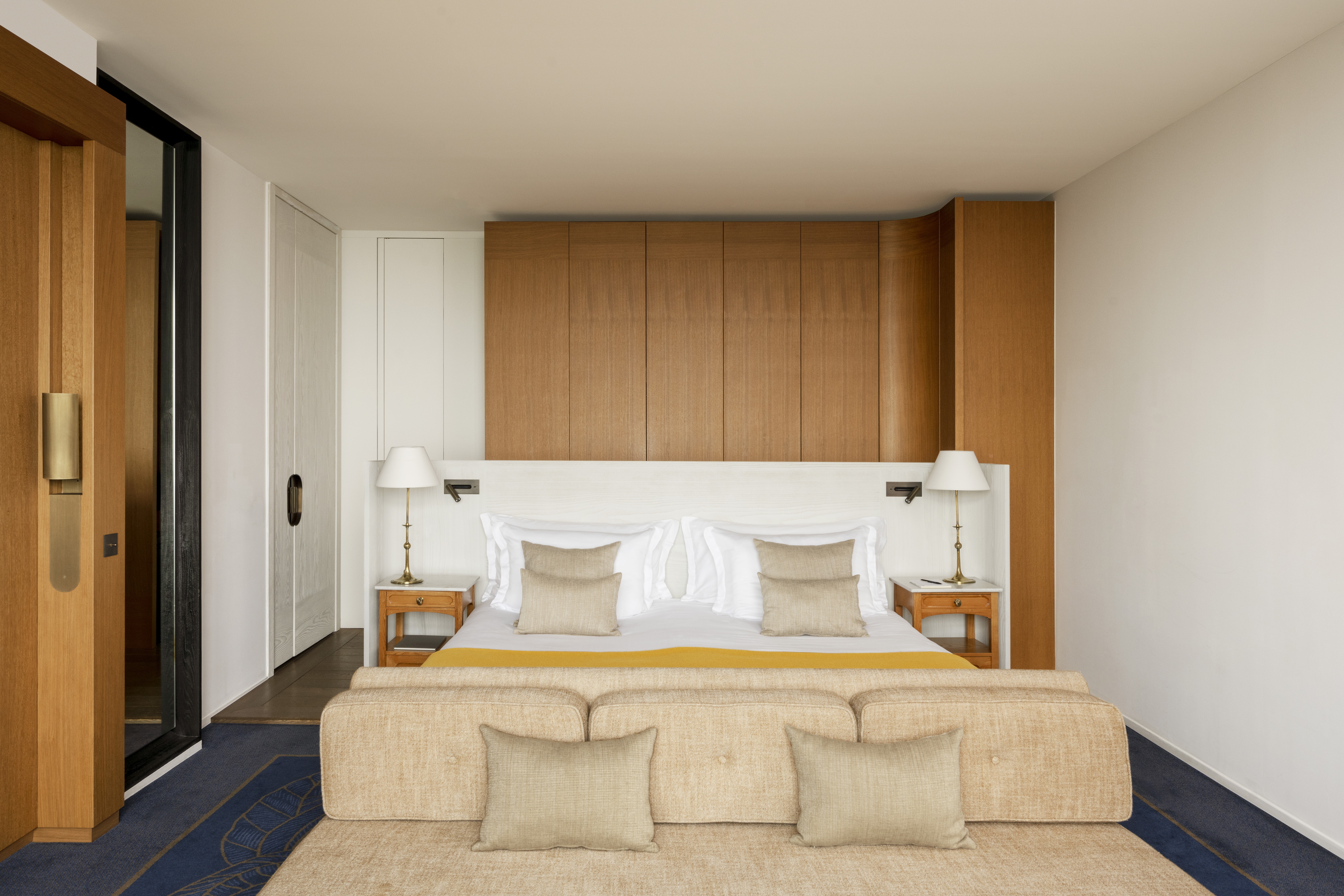 Apartment Connecting Room