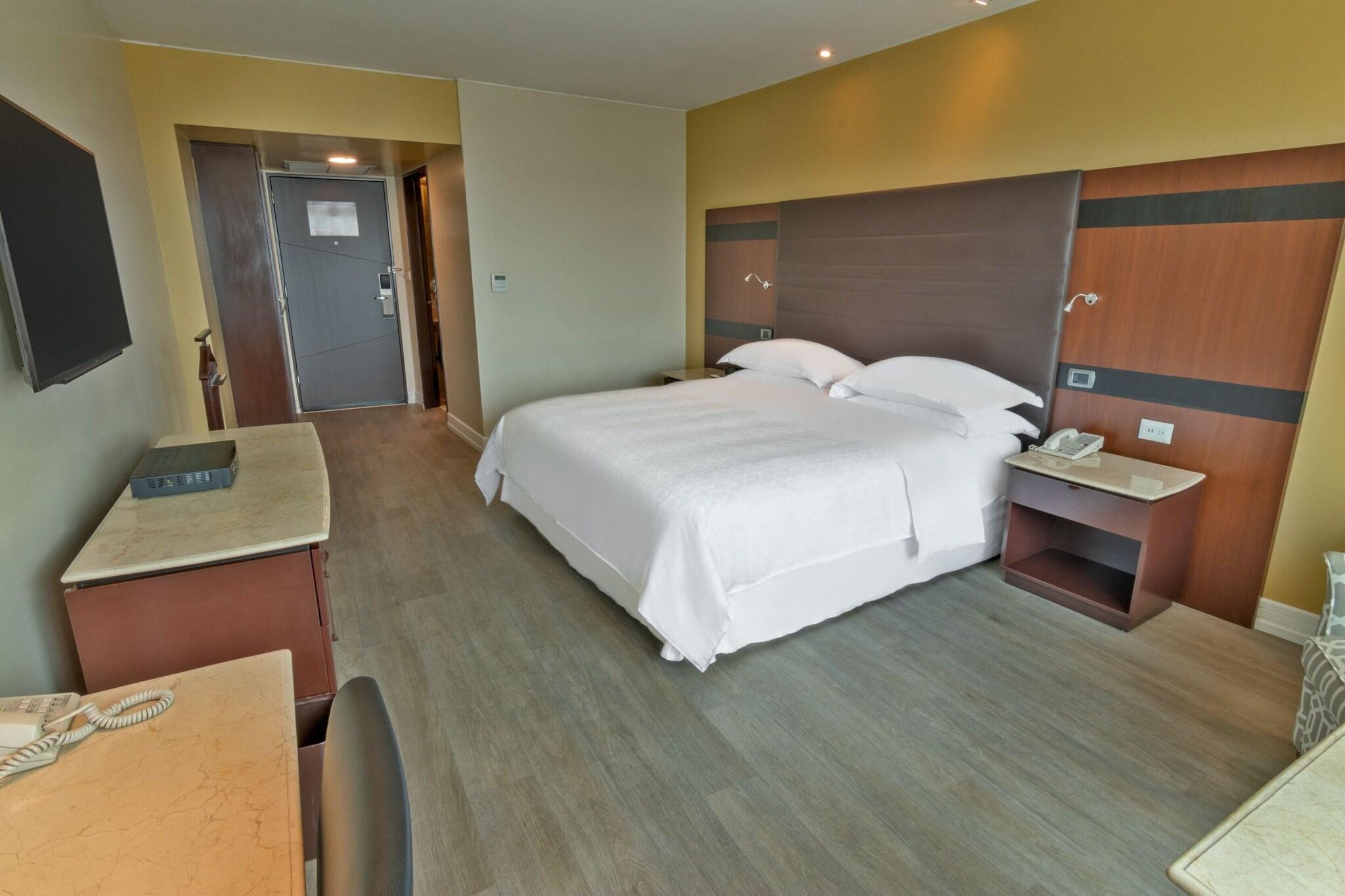 Double Superior King Bed