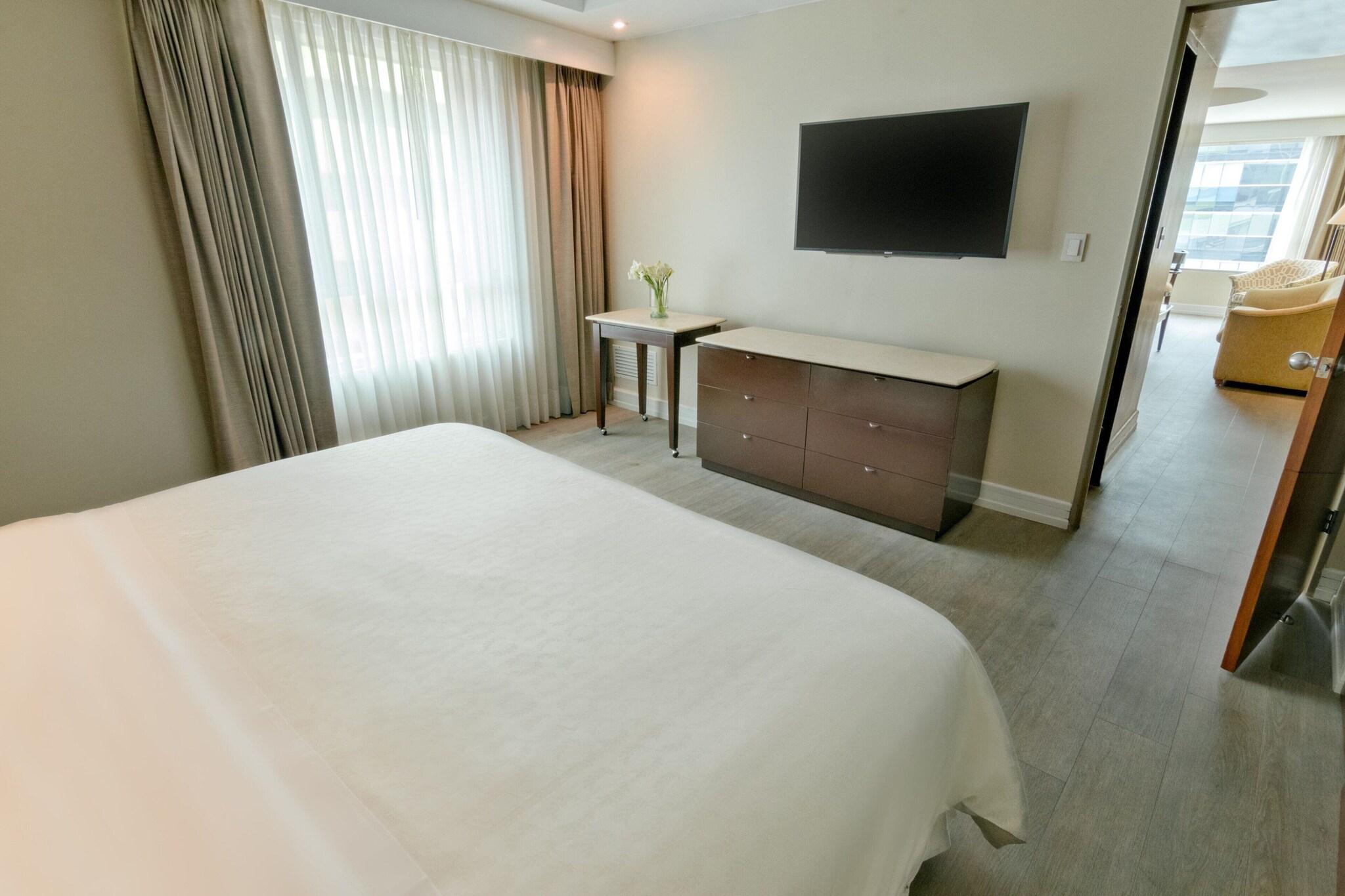 Junior Suite King Bed One Bedroom 