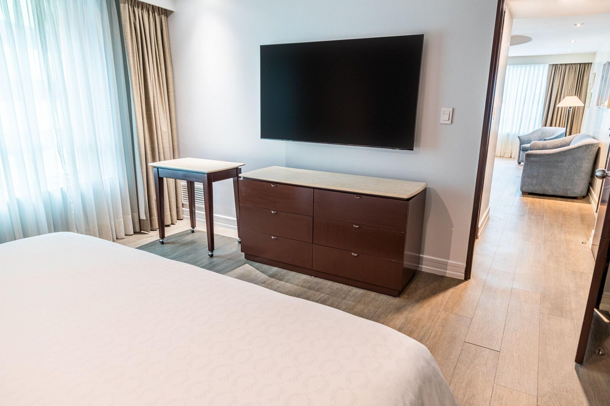 Junior Suite King Bed One Bedroom 