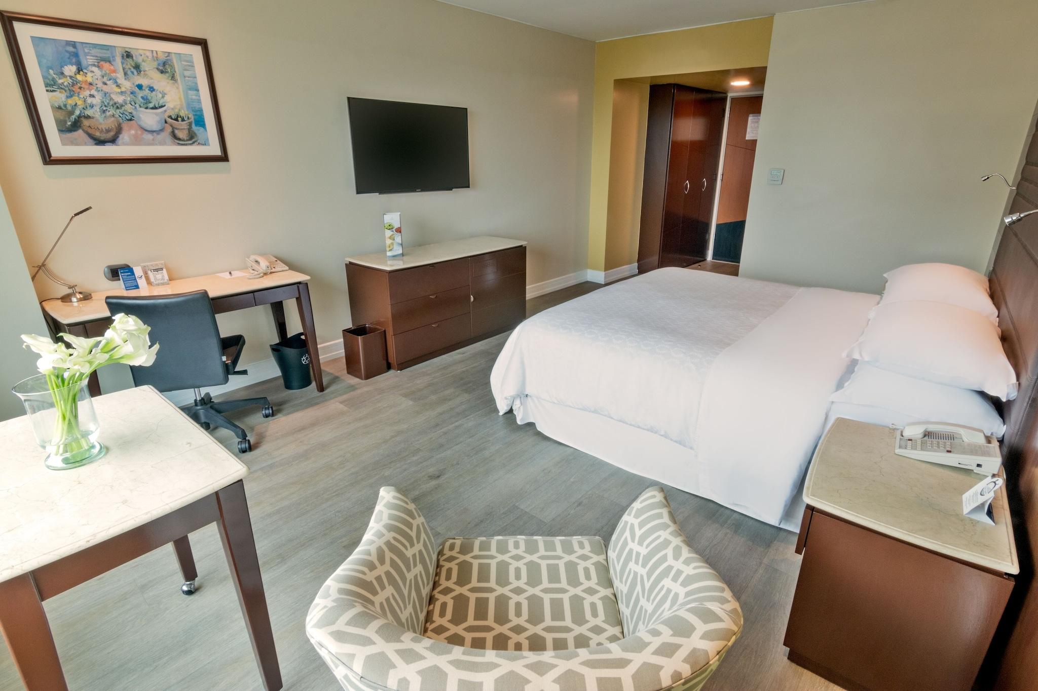 Double Club King Bed