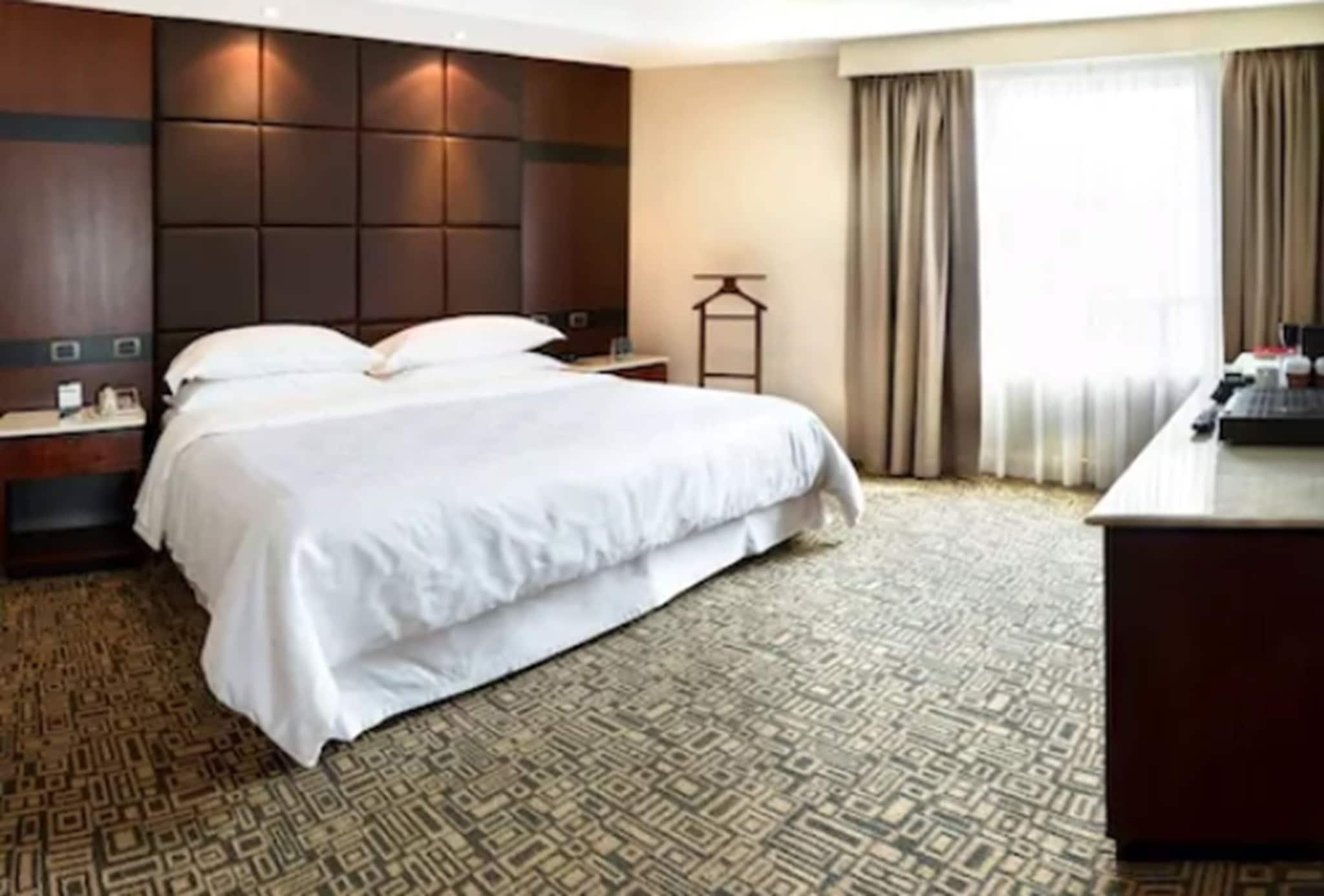 Junior Suite King Size Bed