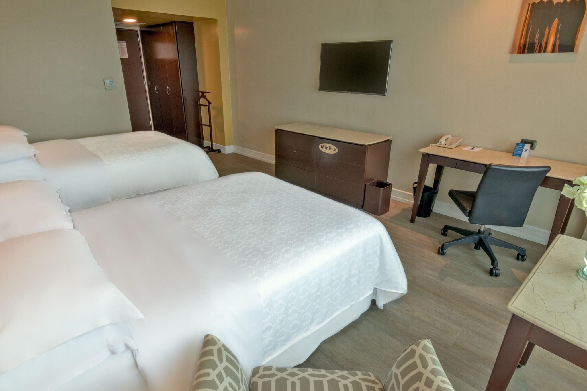 Double Club Two Queen Beds