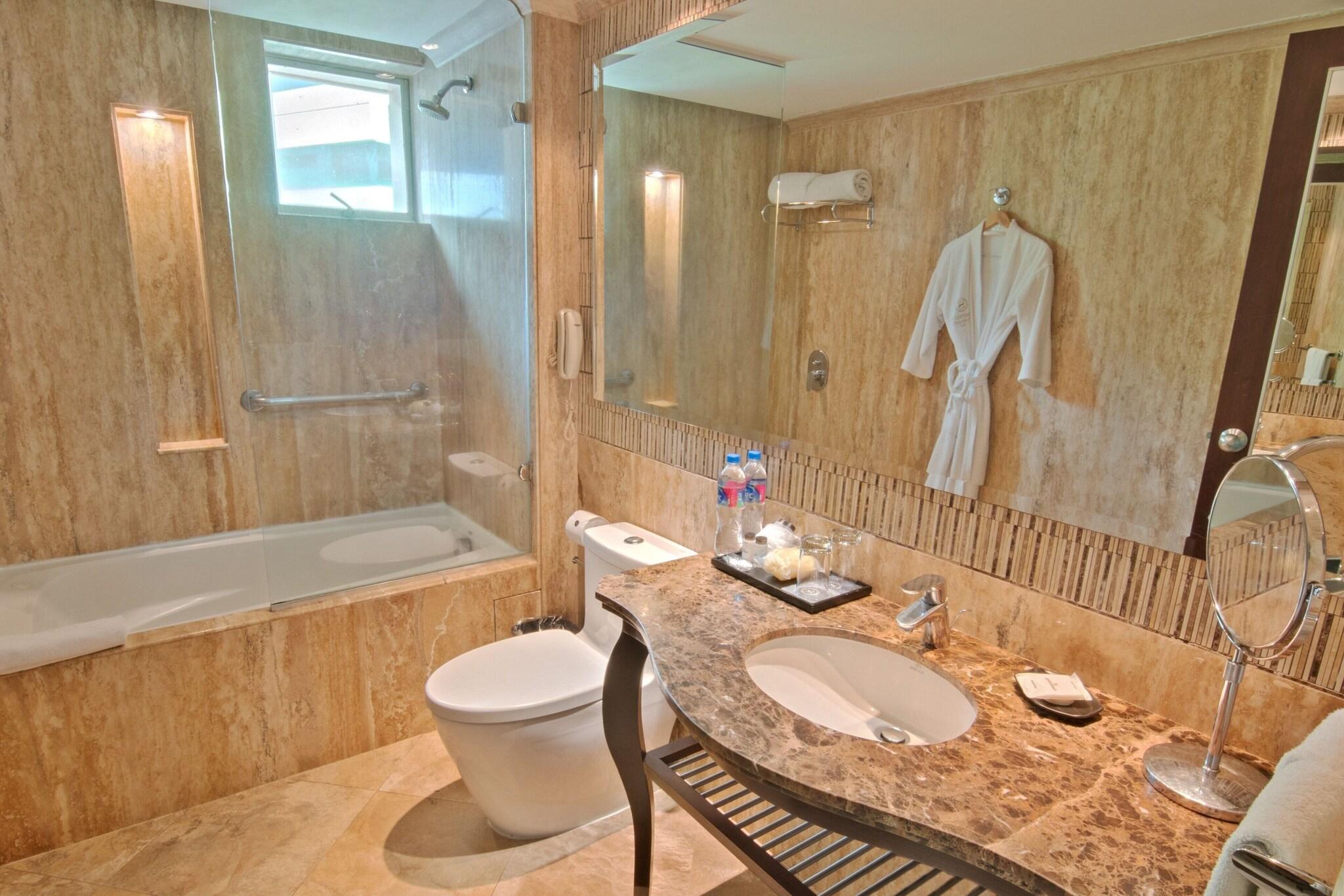 Junior Suite City View King Bed