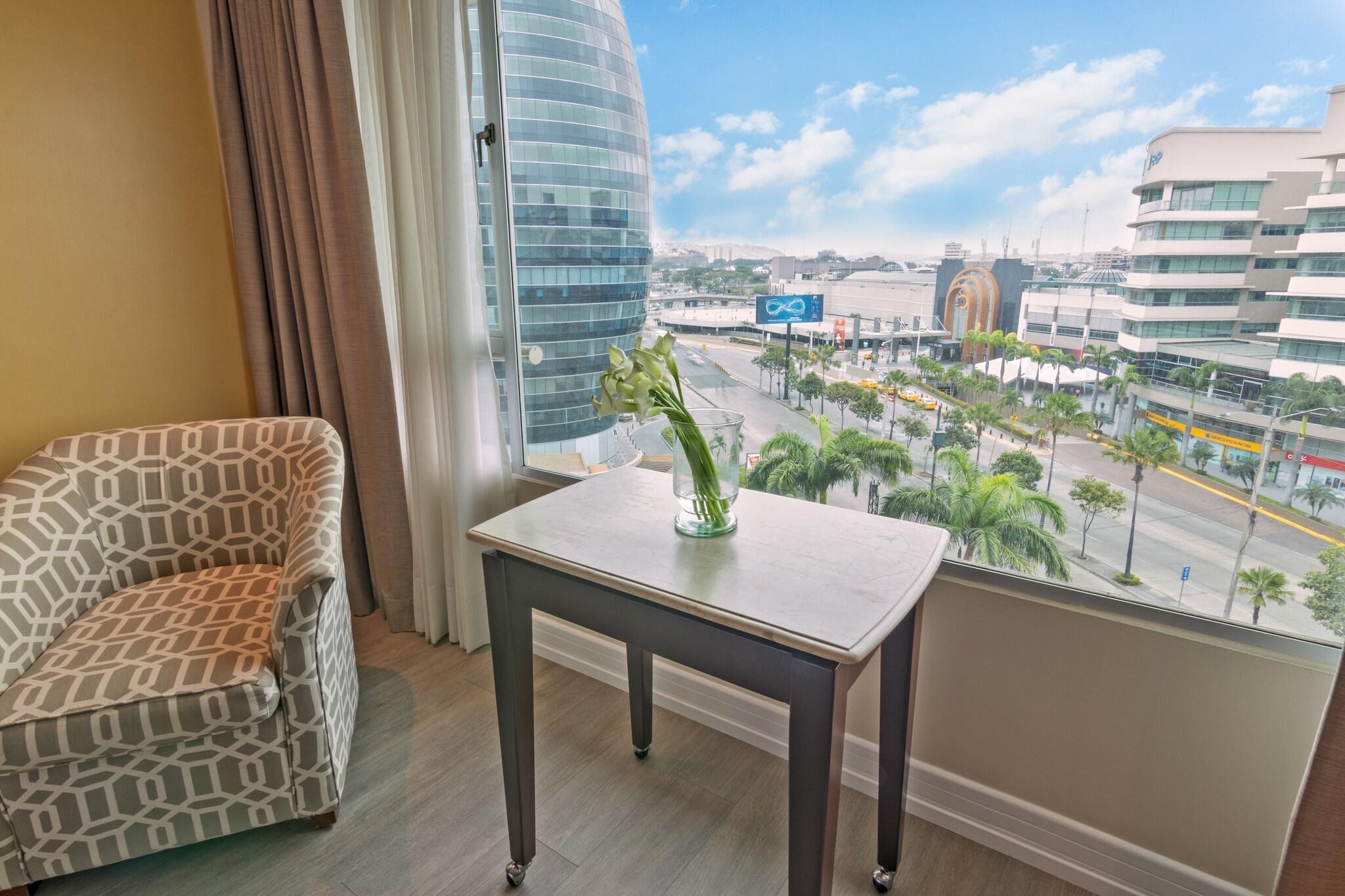 Junior Suite City View King Bed