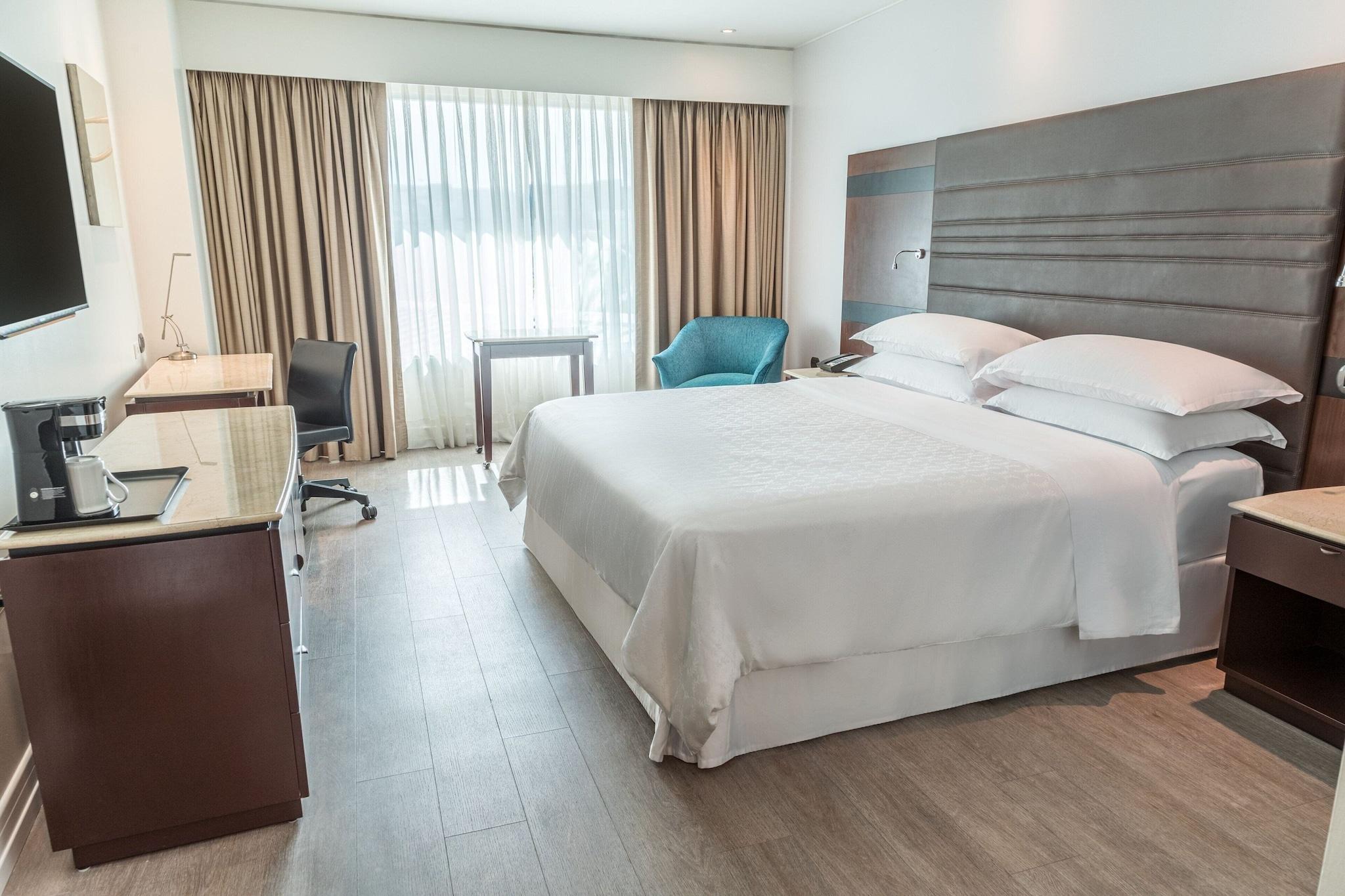 Double Club King Bed