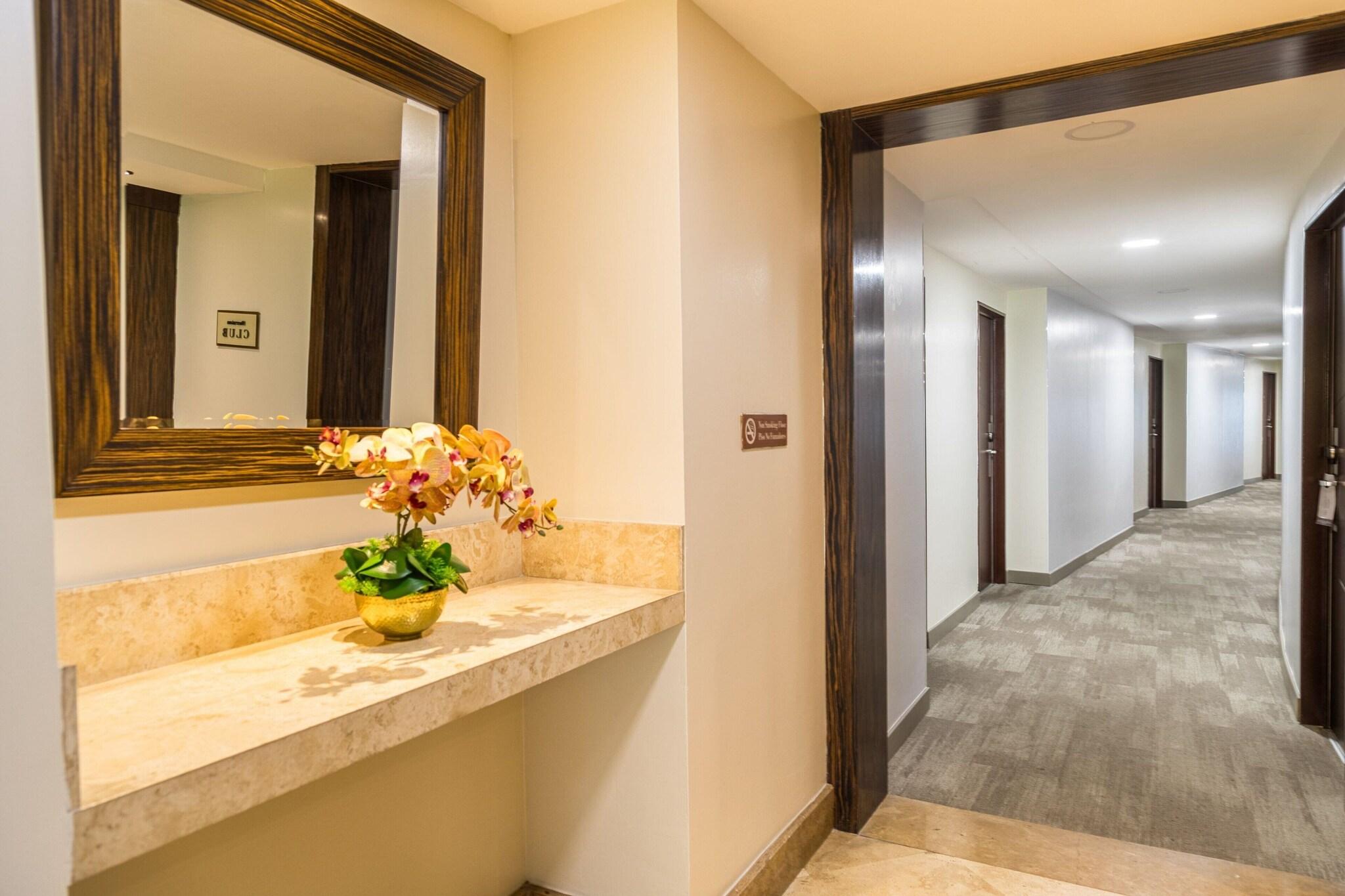 Double Club King Bed