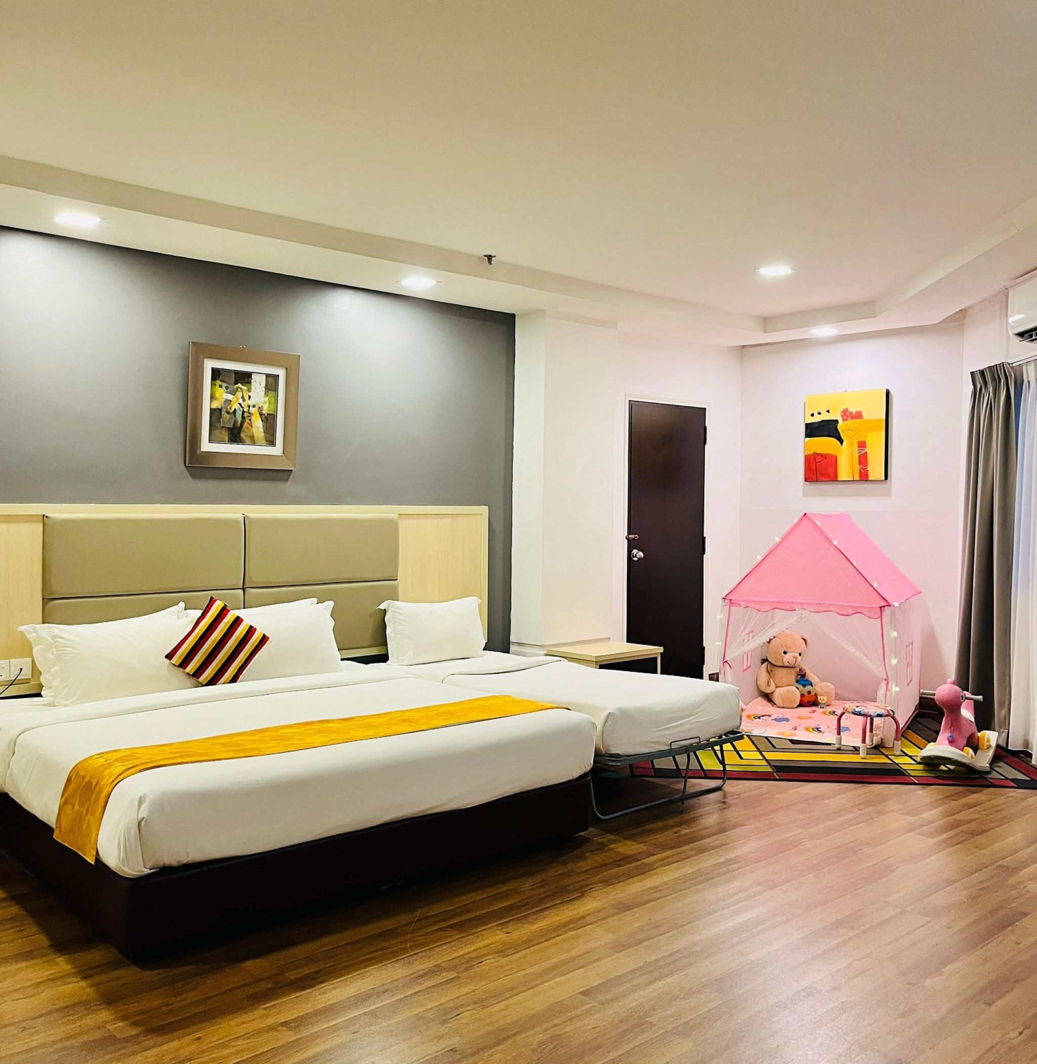 Family Room Two Beds