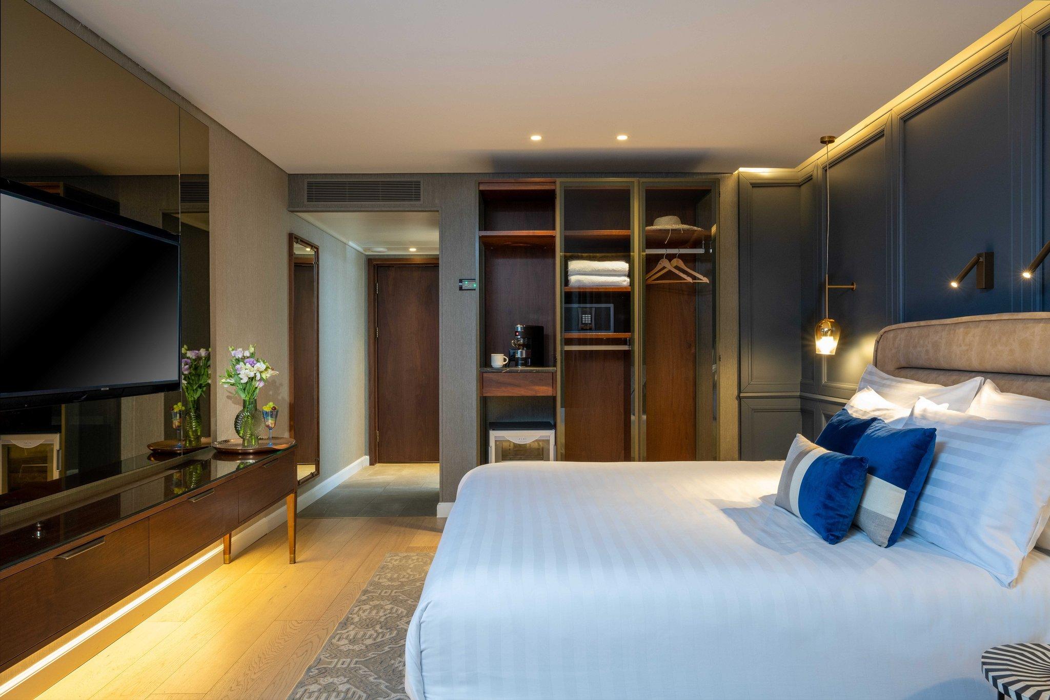 Double King Size Bed