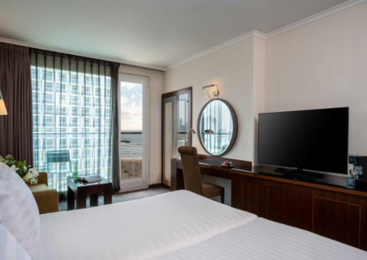 Double Sea View King Bed