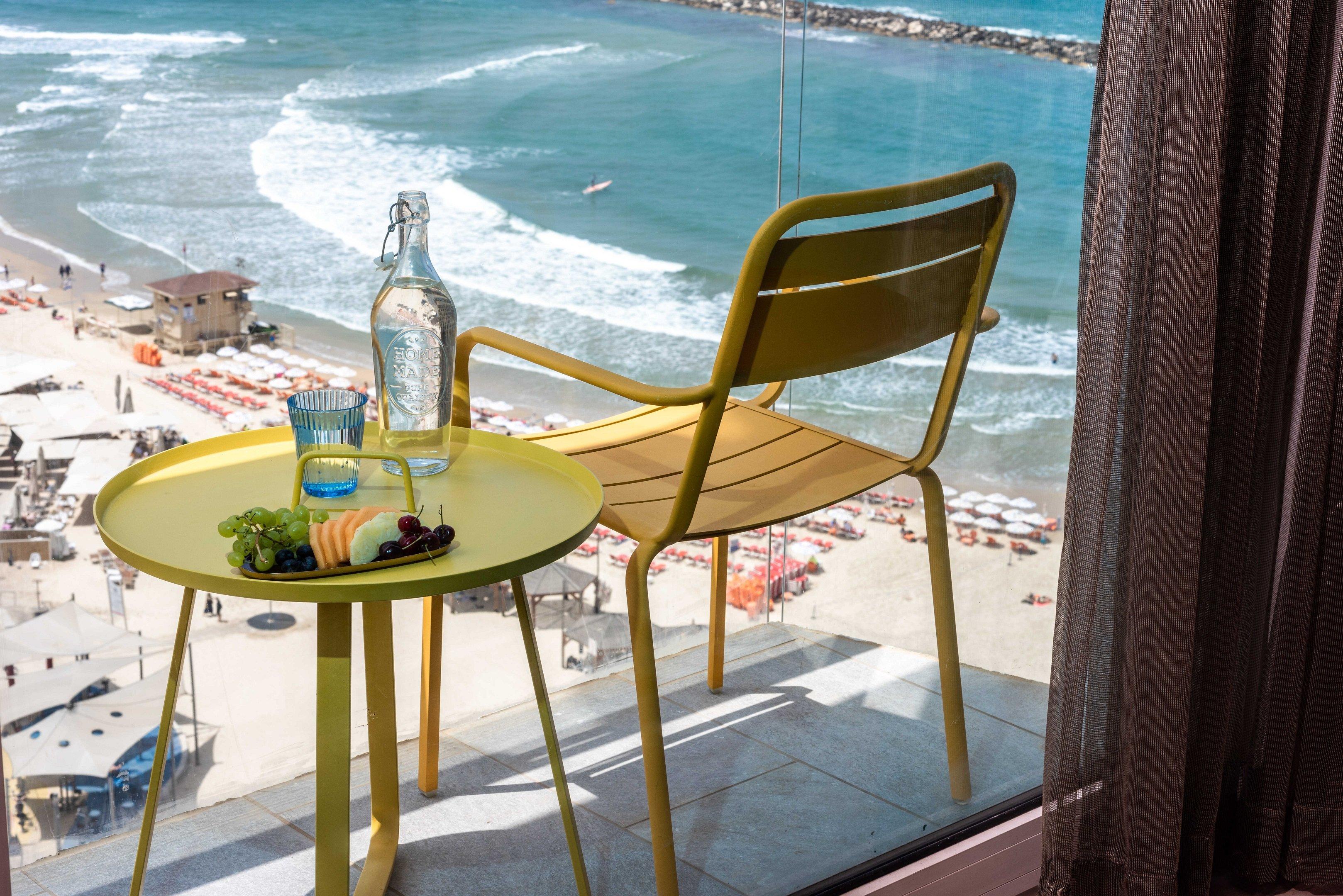 Junior Suite Sea View King Bed