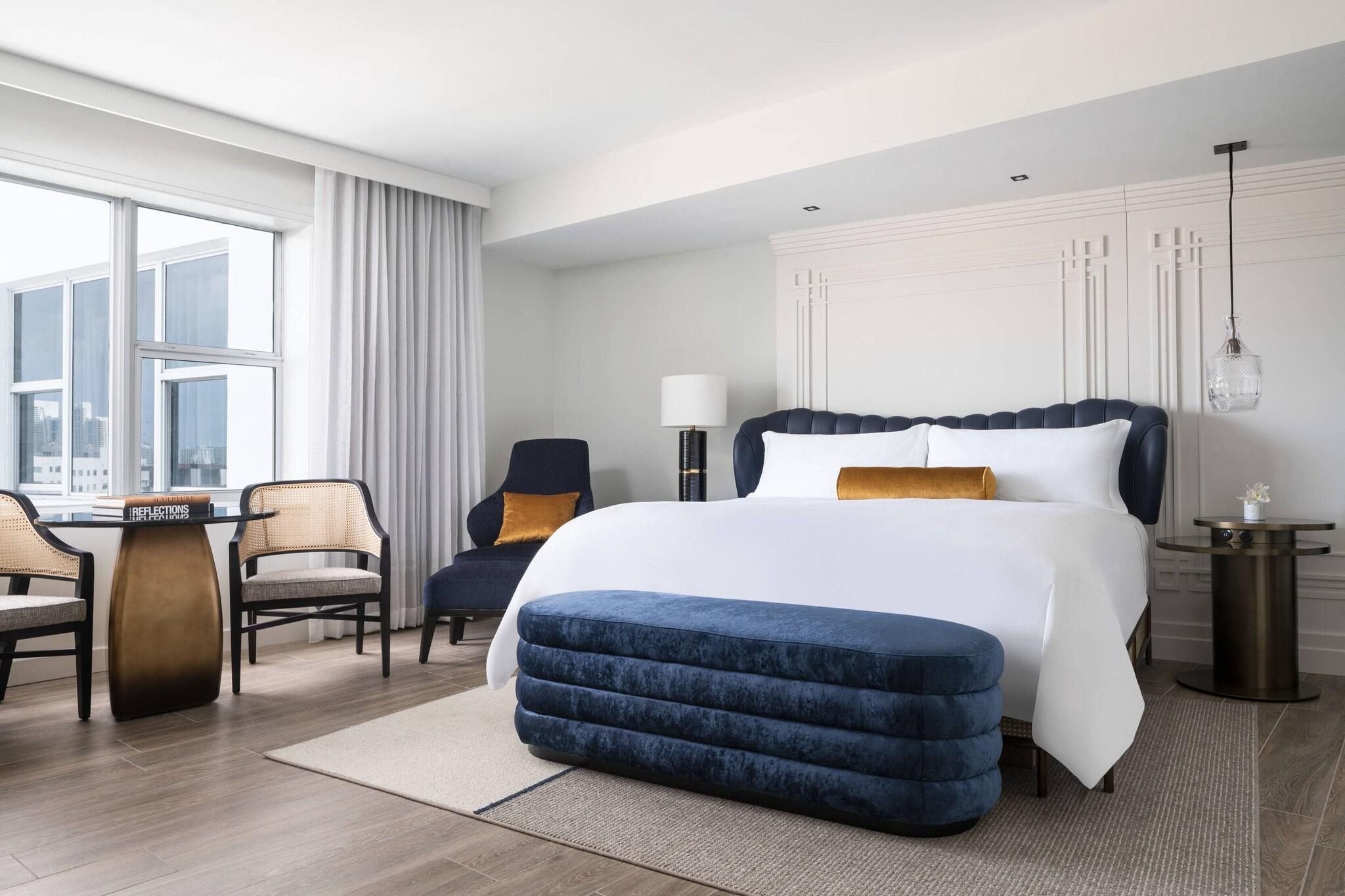 Suite City View King Bed