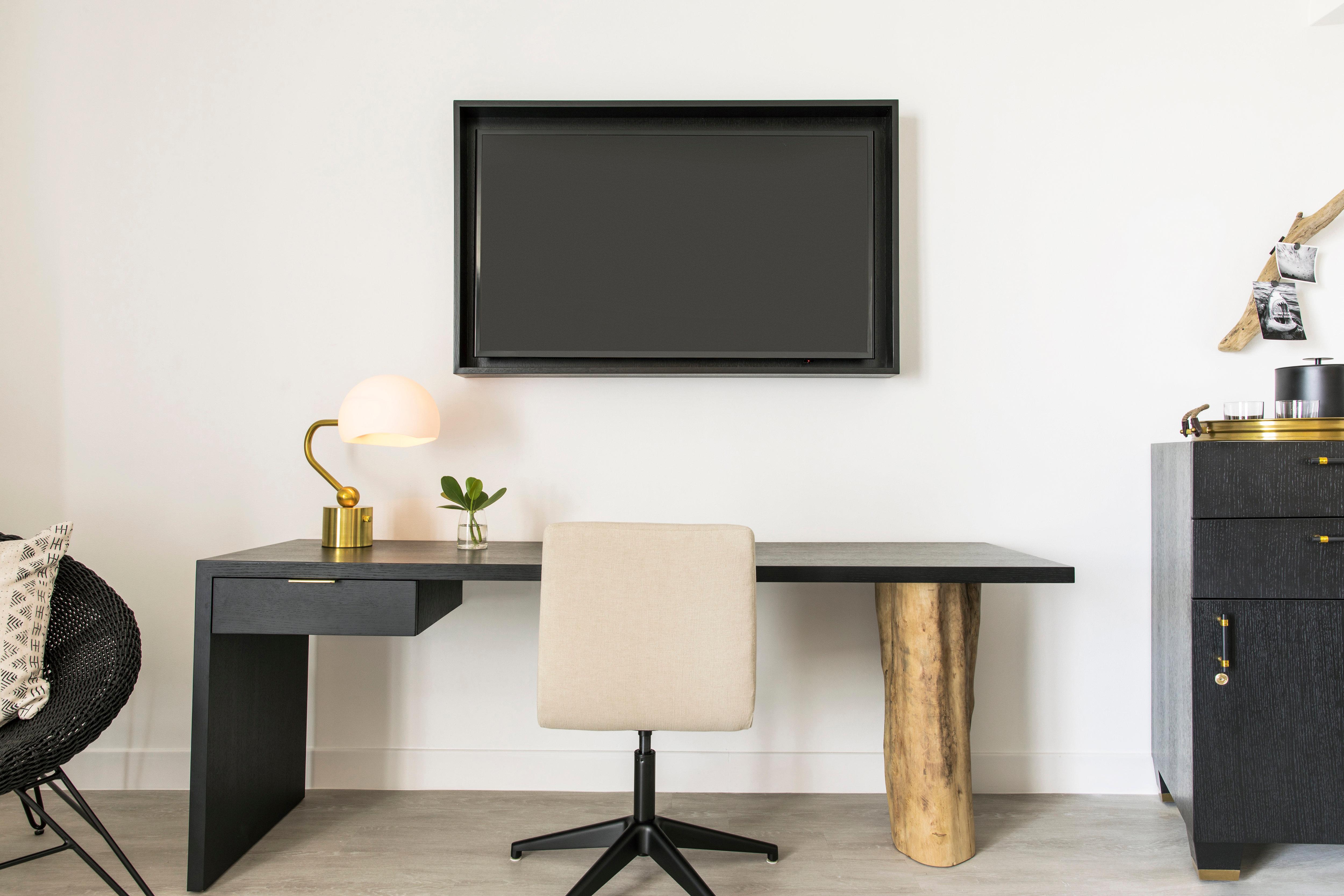 Studio King Size Bed