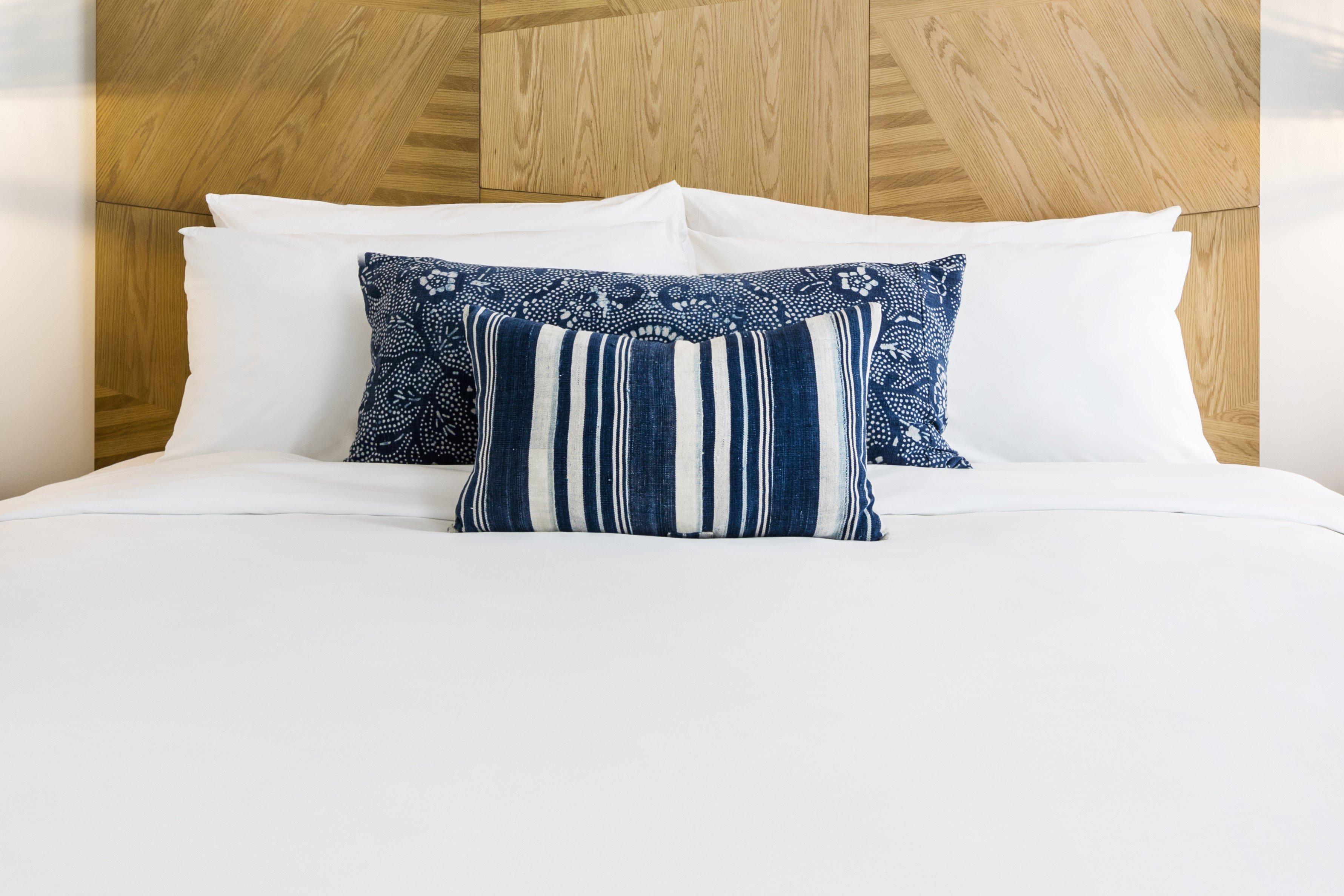 Studio Accessible King Size Bed