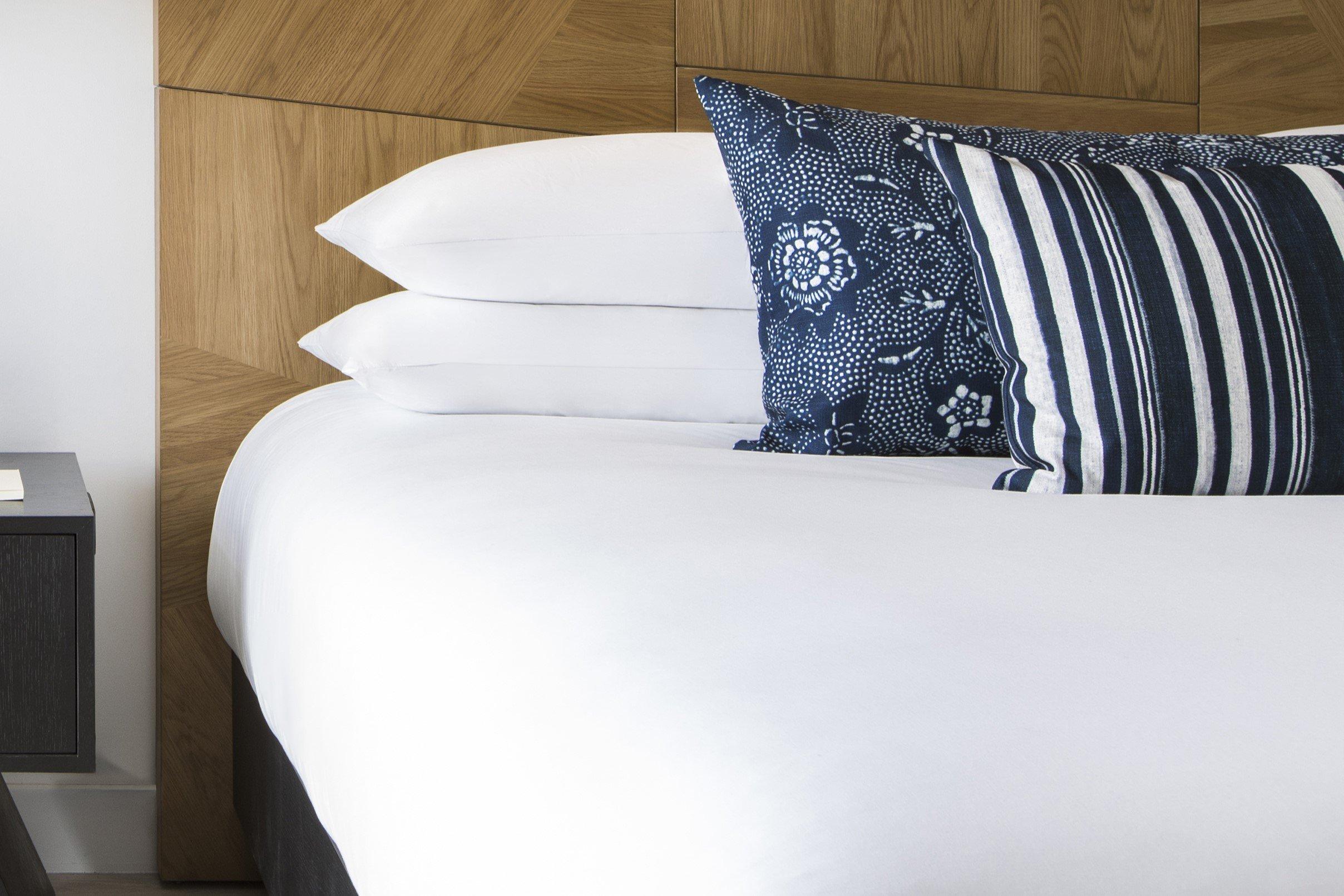 Studio Accessible King Size Bed