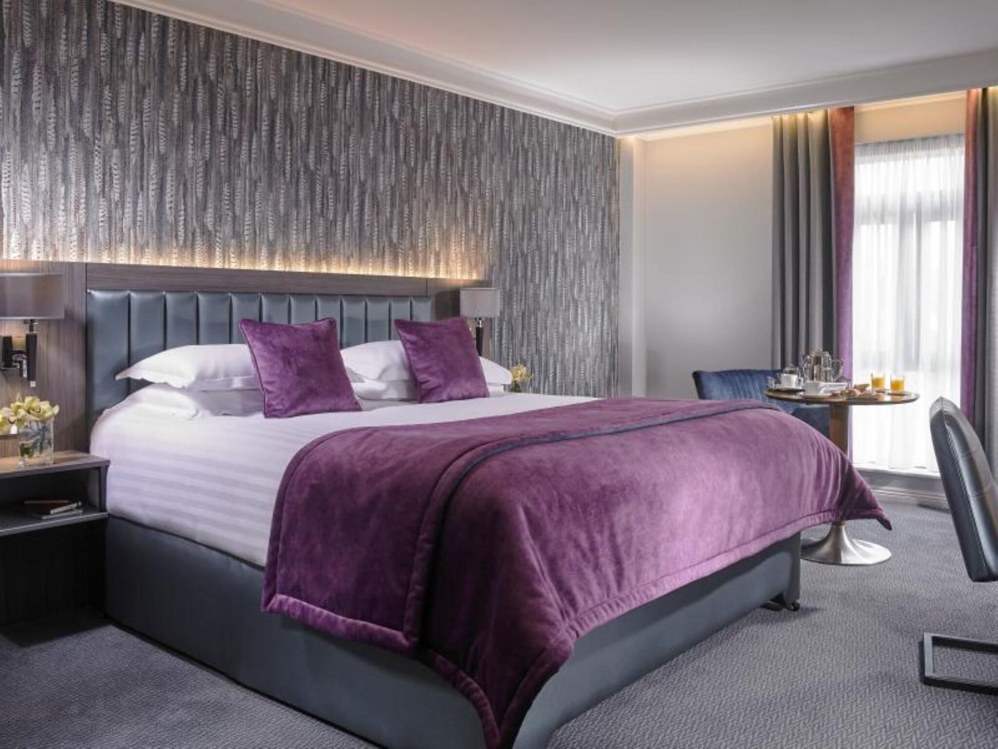 Double Deluxe King Bed