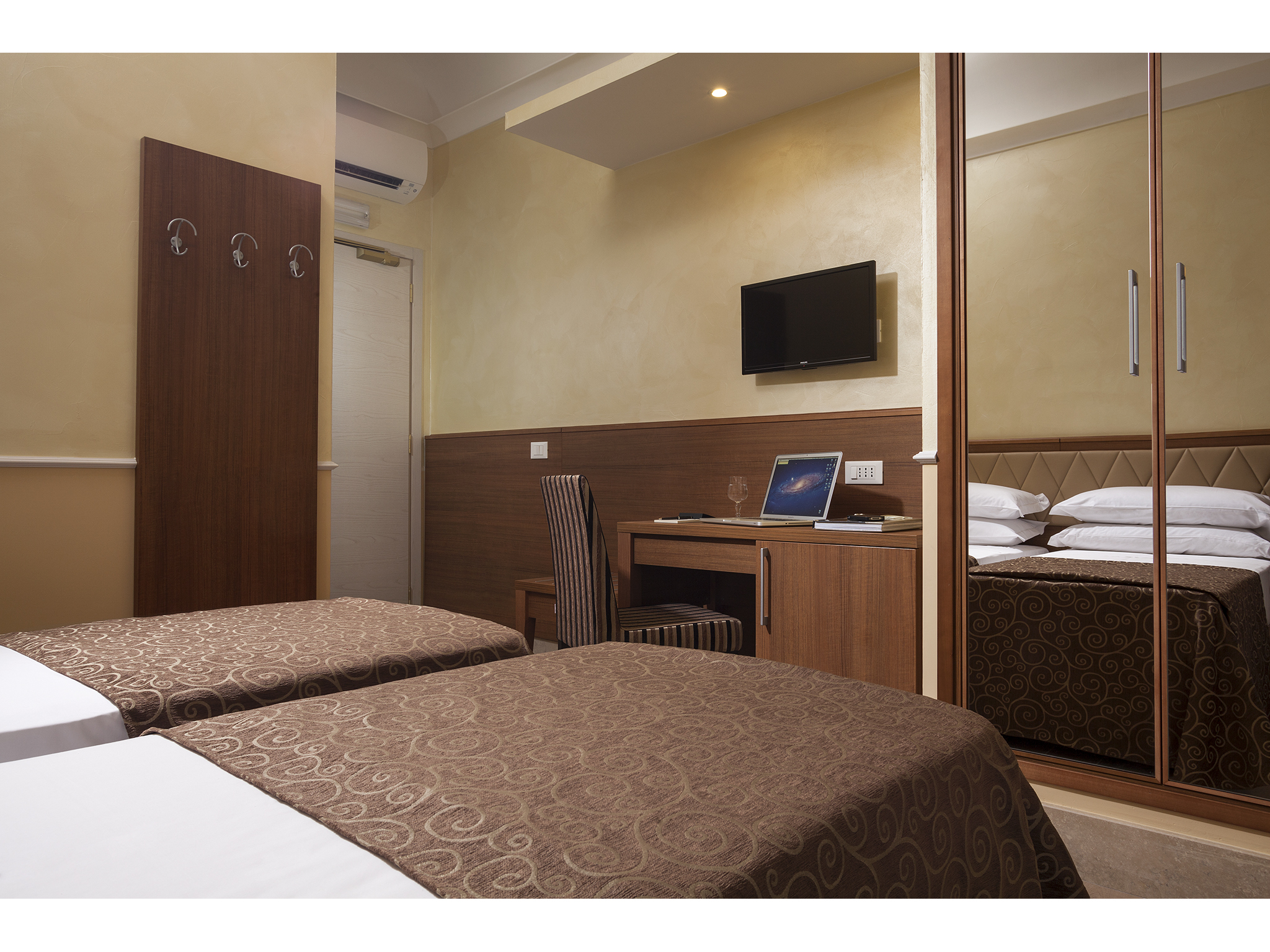 Double or Twin Annex