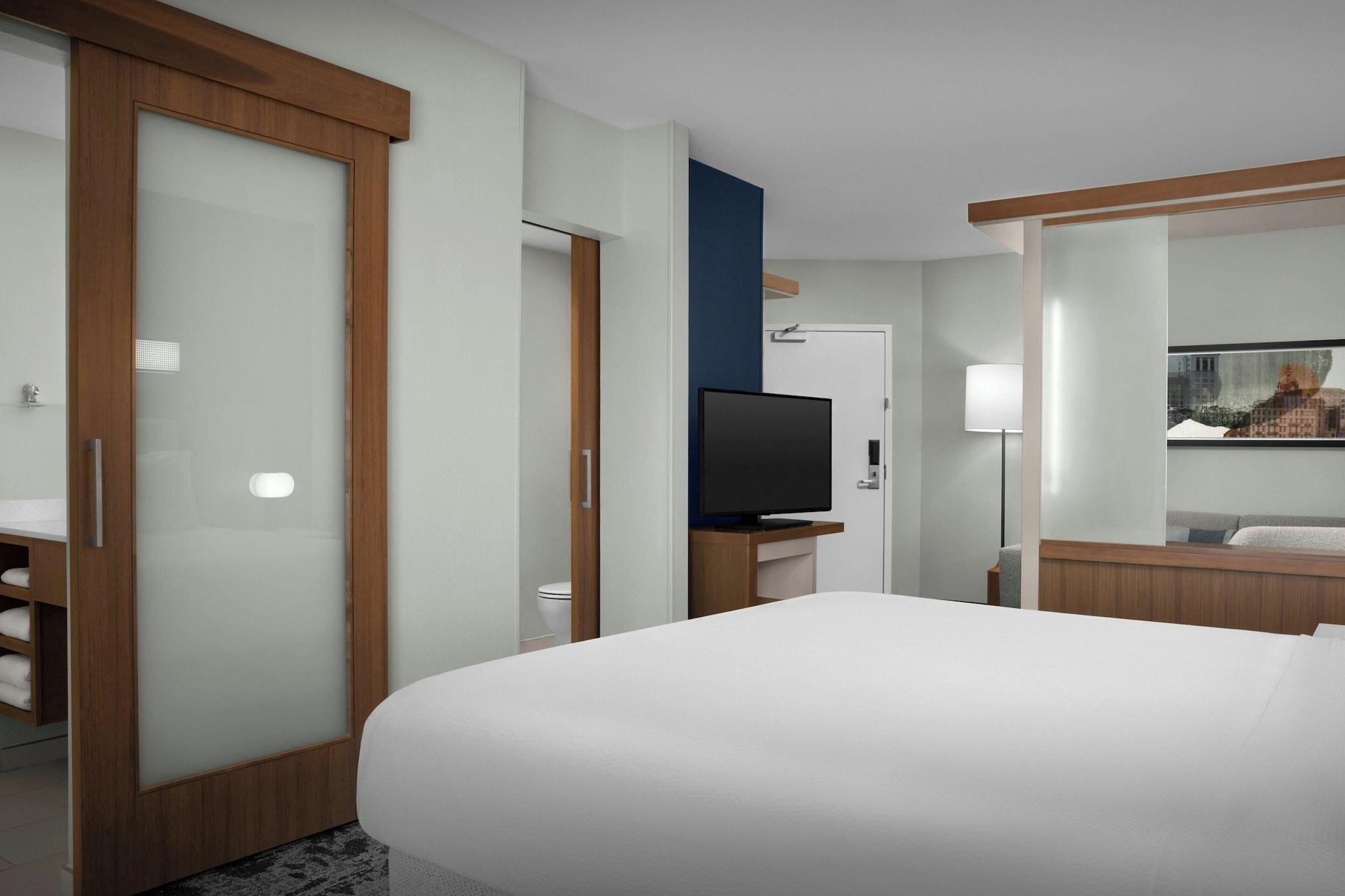 Studio King Size Bed