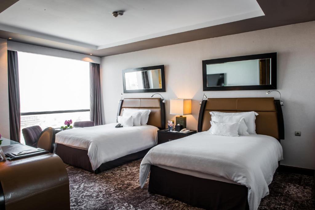 Room City View Two Beds