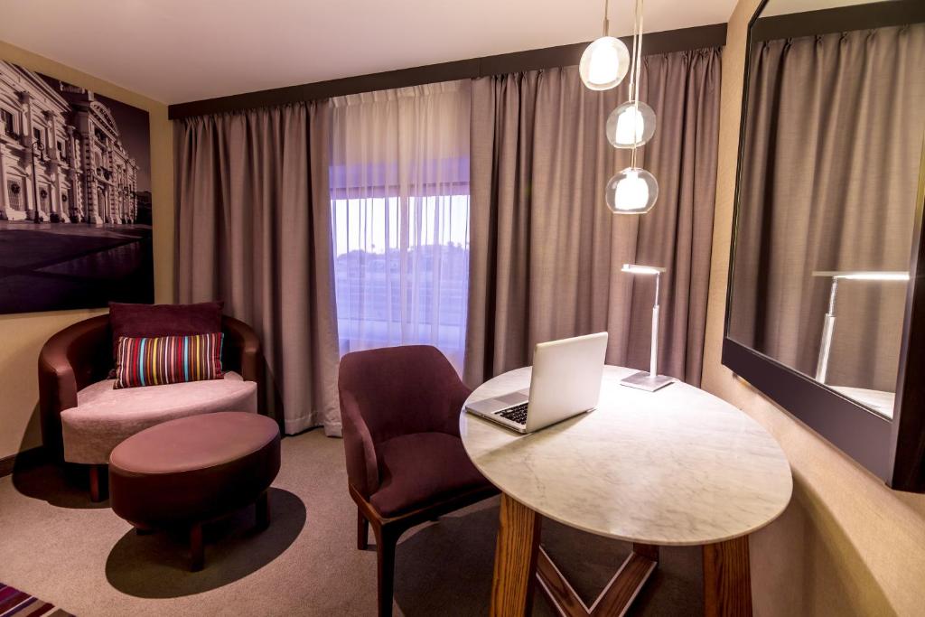 Junior Suite King Size Bed