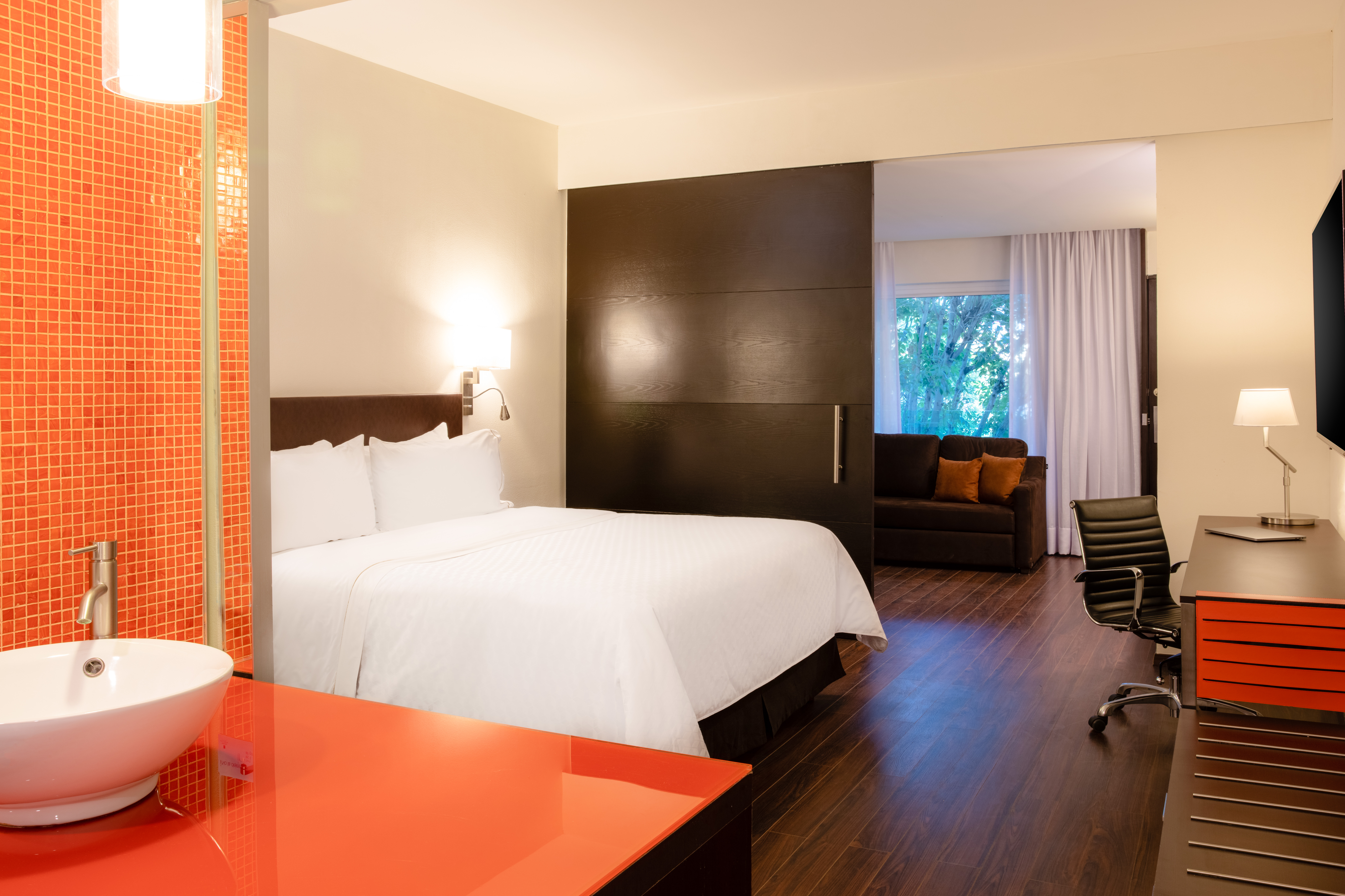 Double Deluxe King Bed