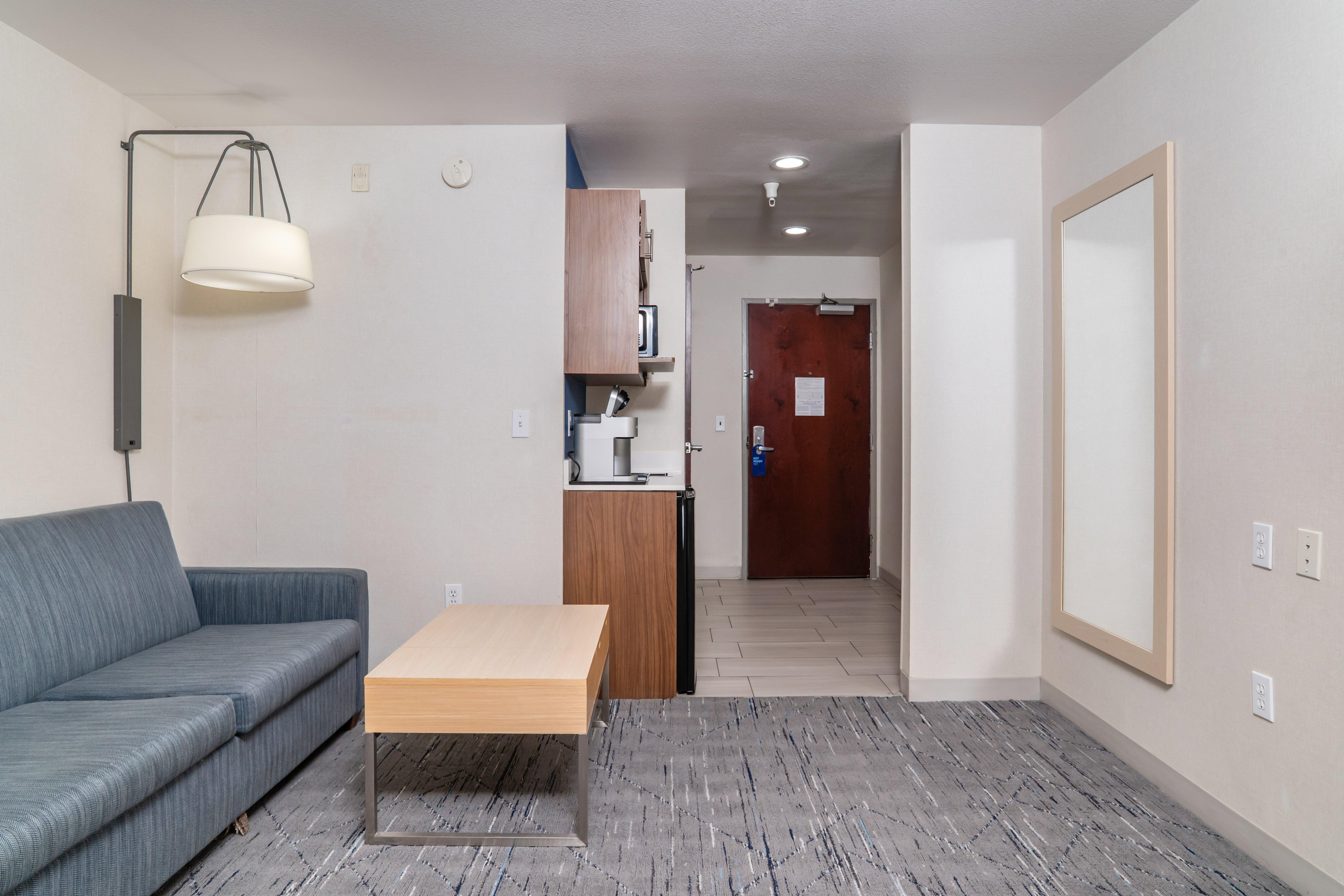 Suite Accessible King Size Bed