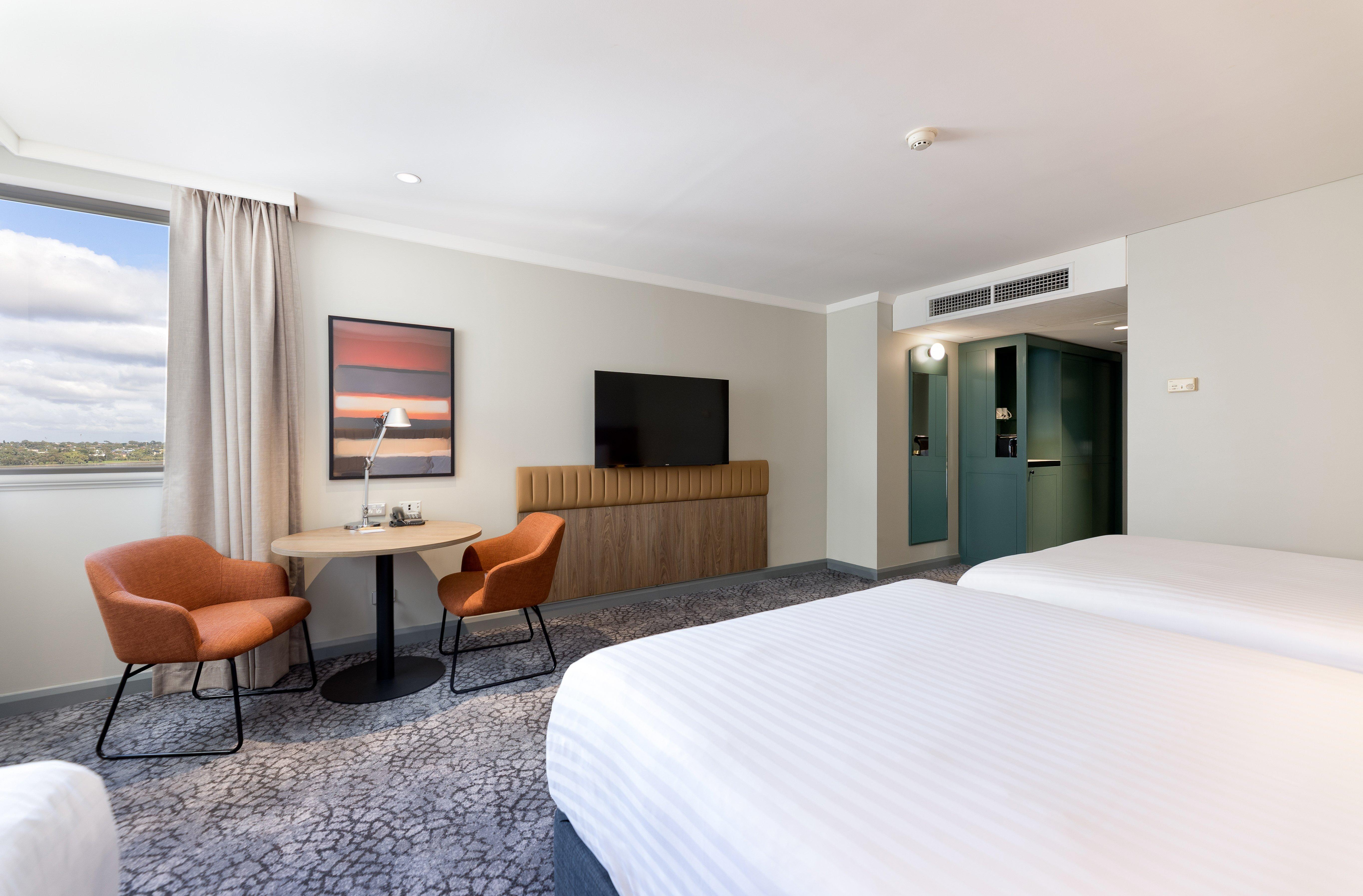 Room Capacity 5
