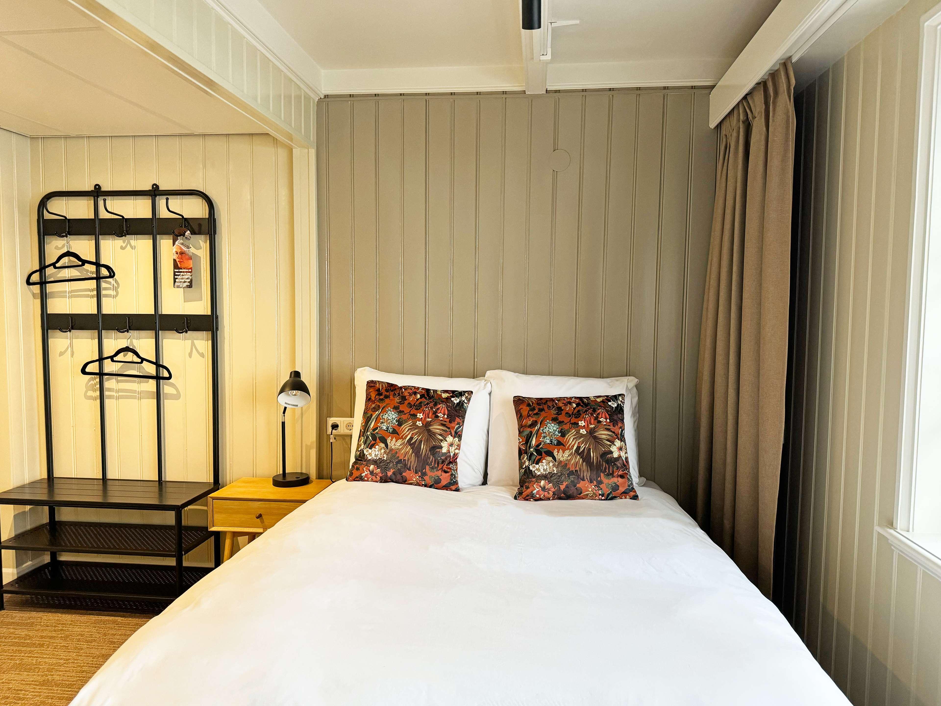 Double Queen Size Bed