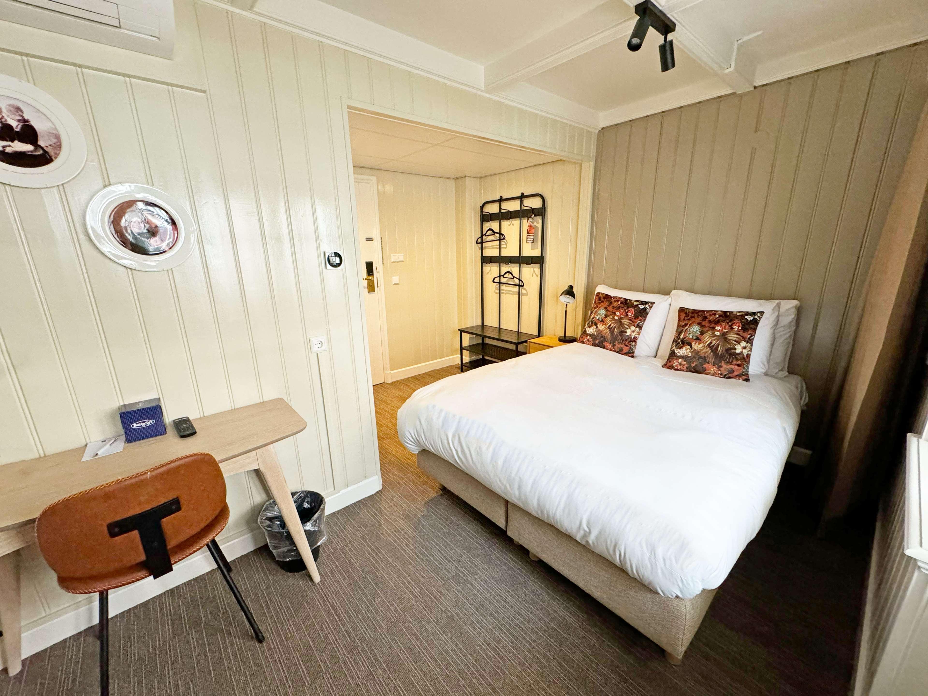 Double Queen Size Bed