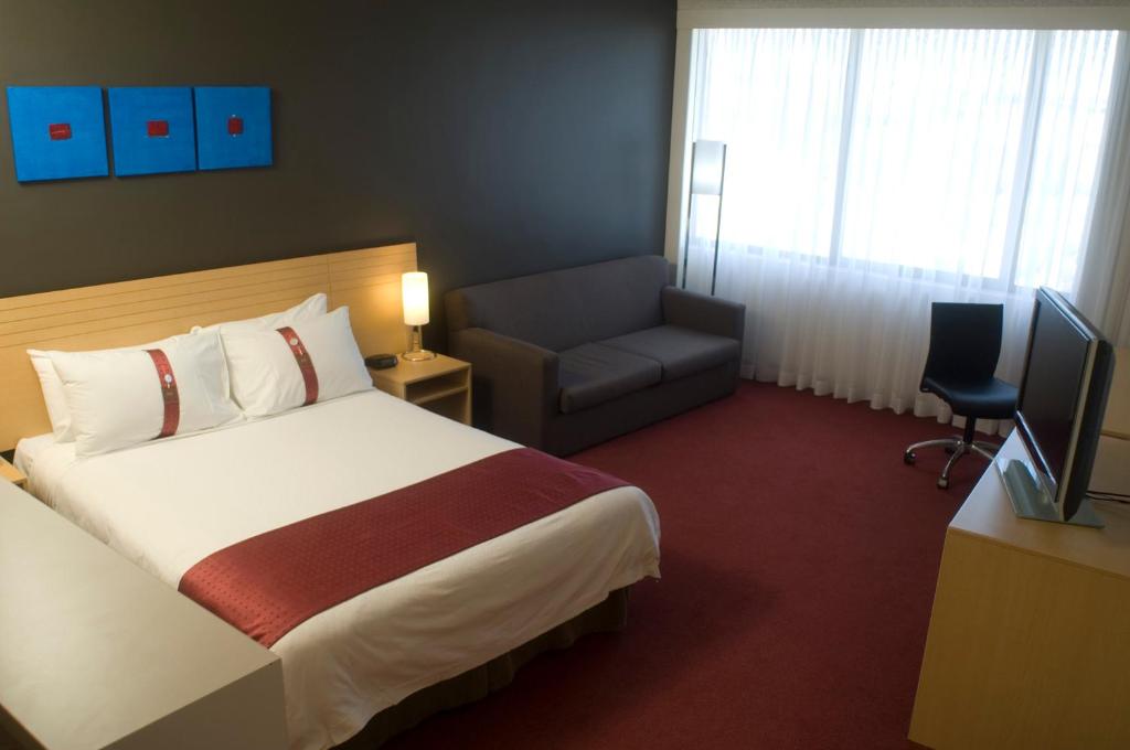 Double Superior Queen Bed