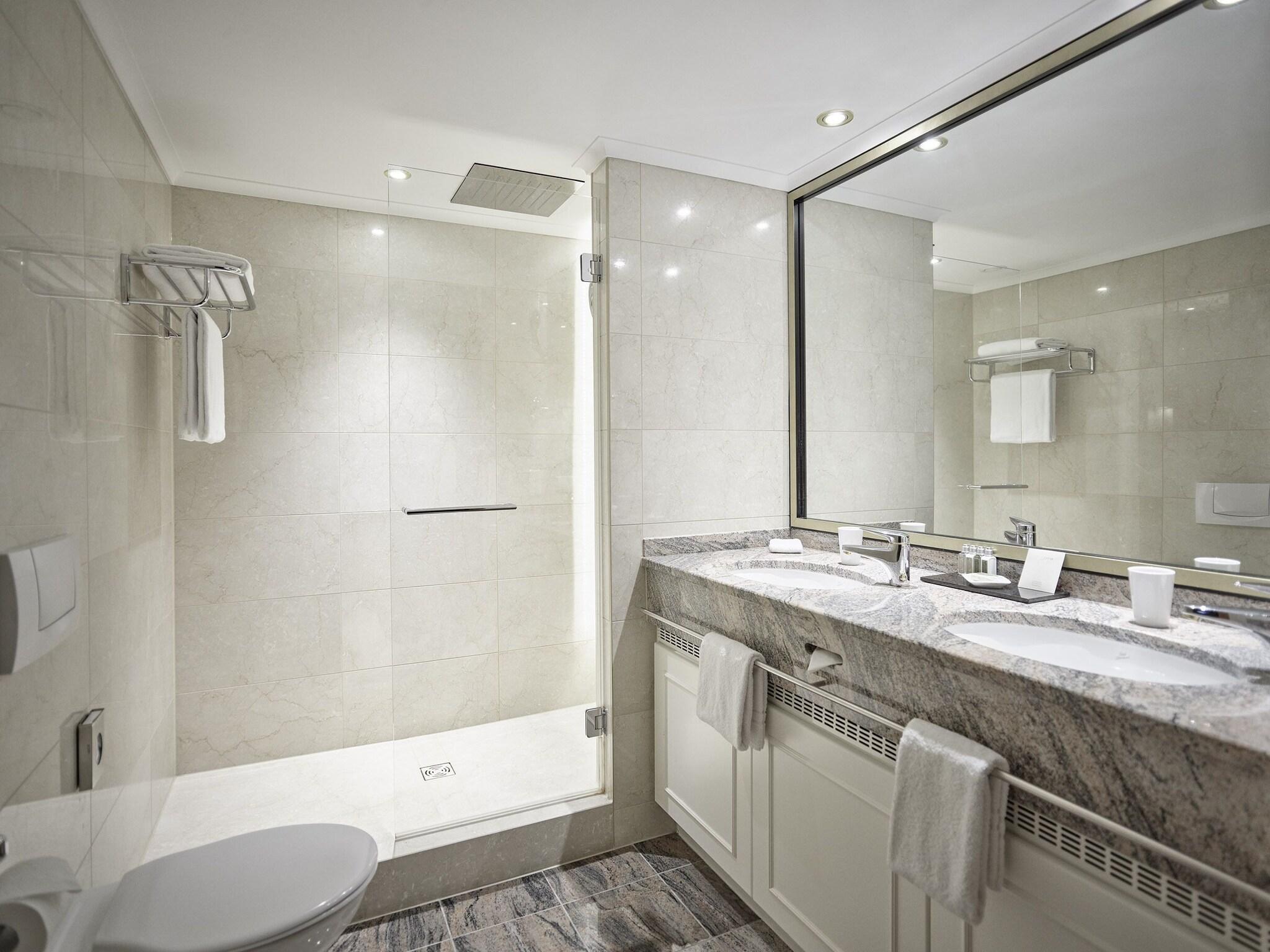 Double Deluxe with Views