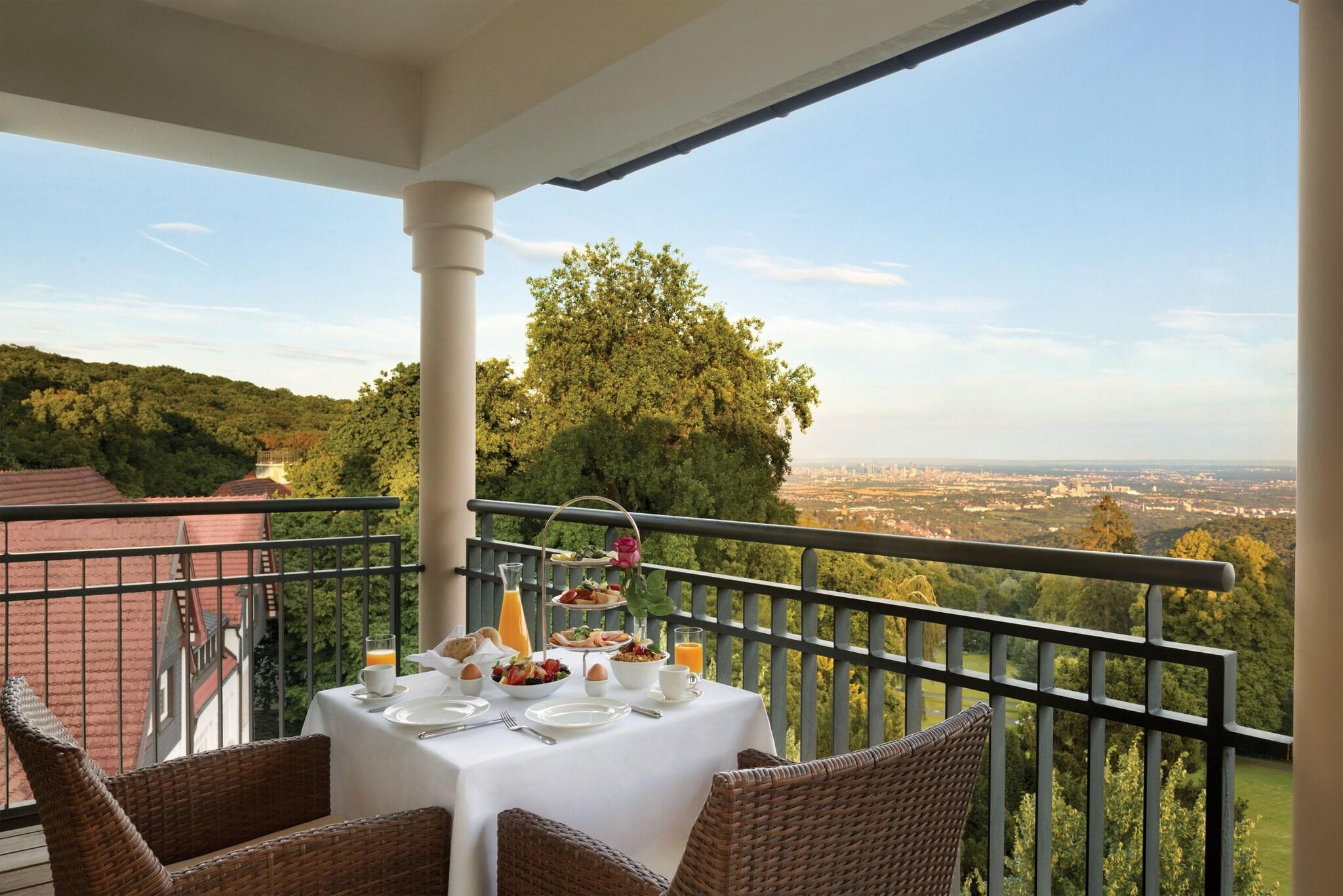 Double Deluxe with Views