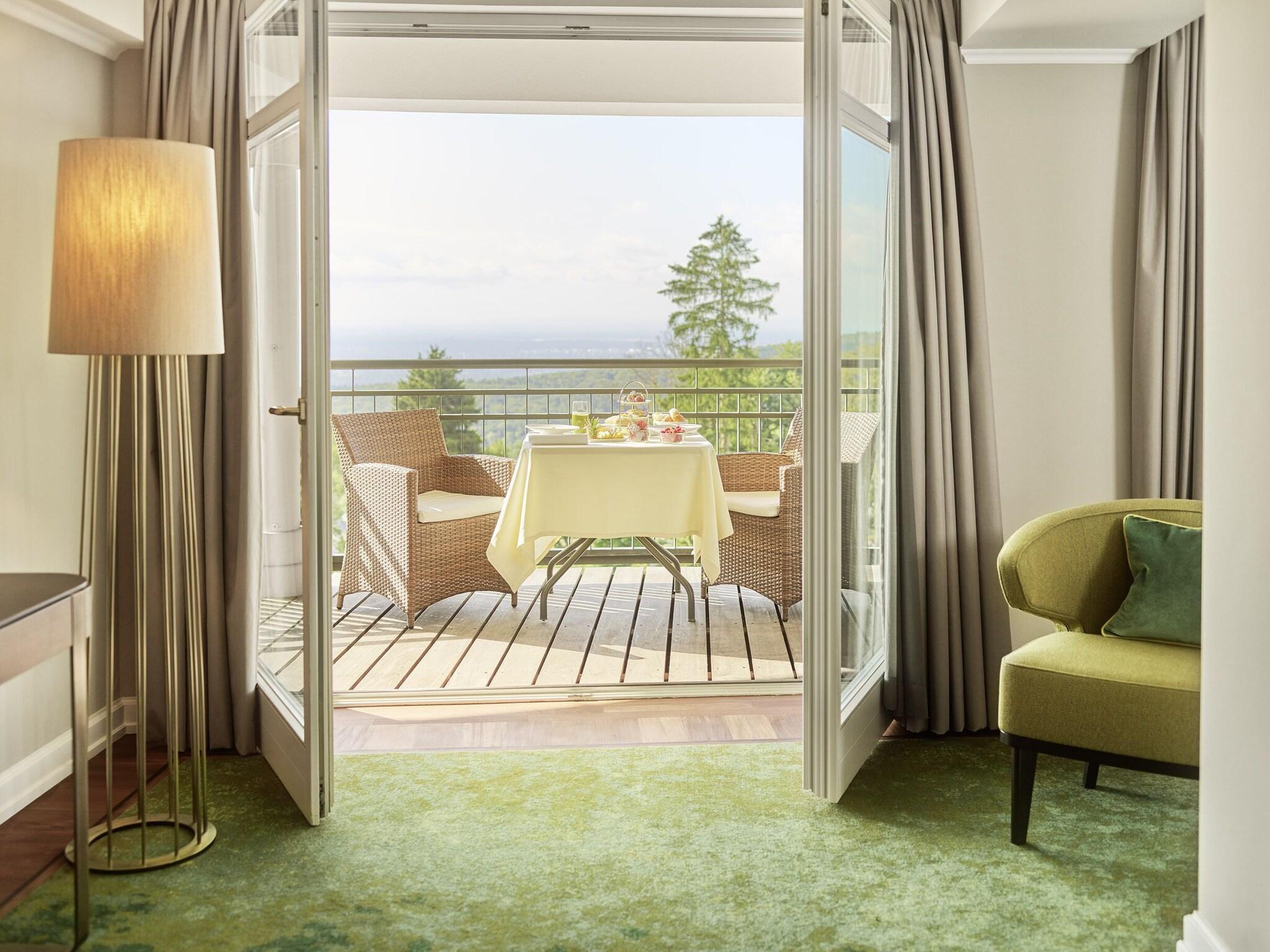 Double Deluxe with Views