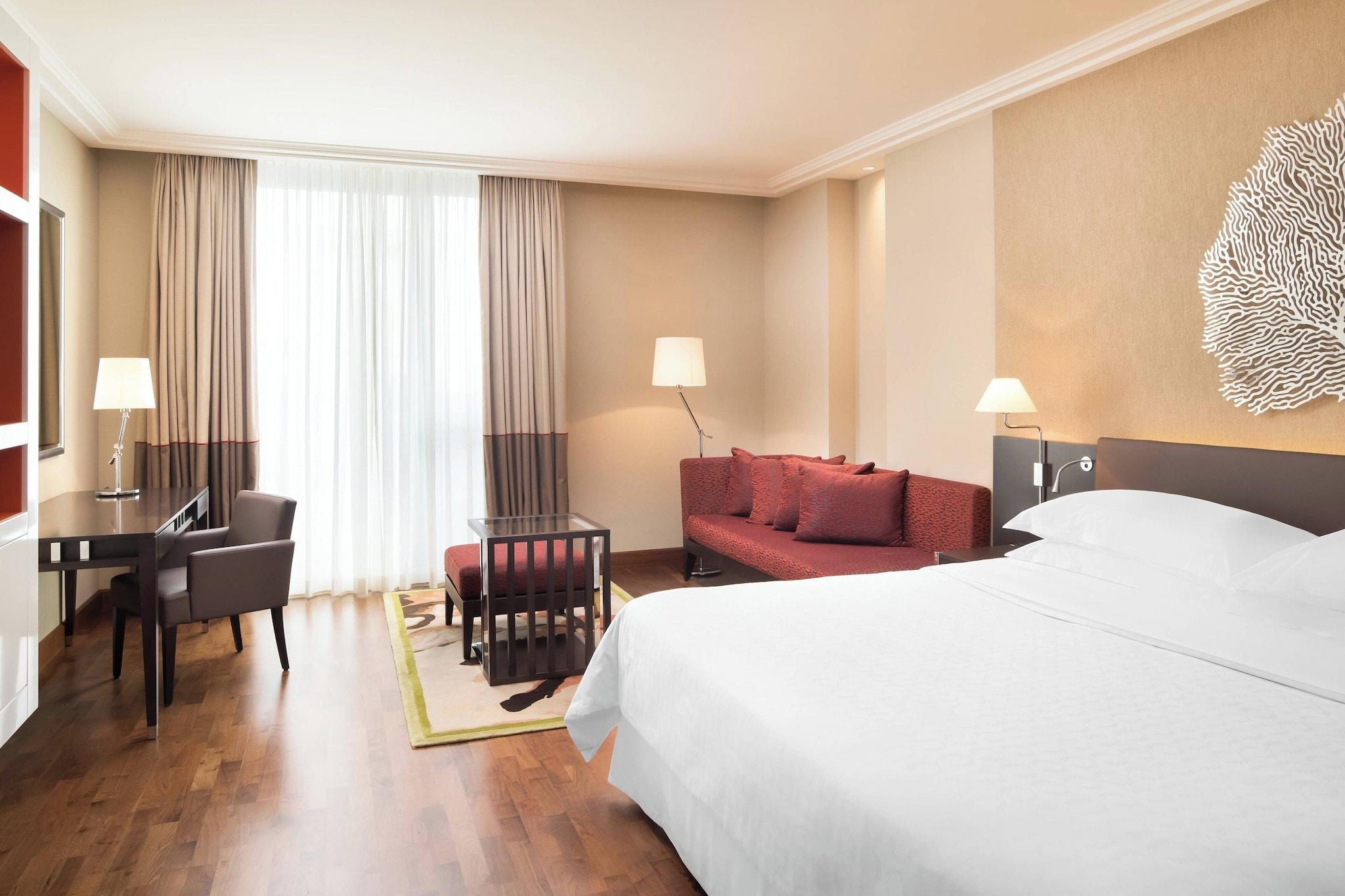 Double Club King Bed