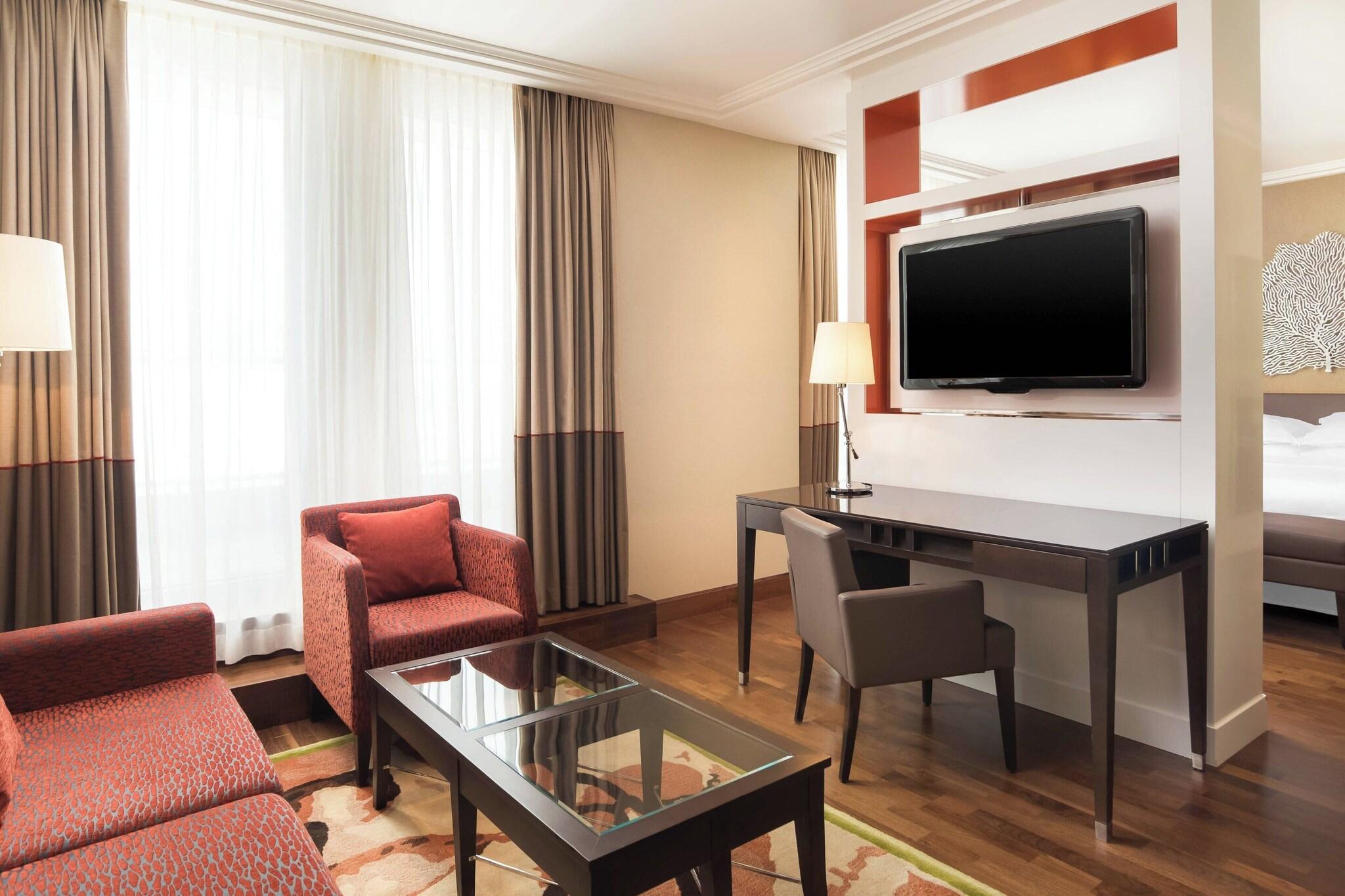 Junior Suite King Bed Non Smoking