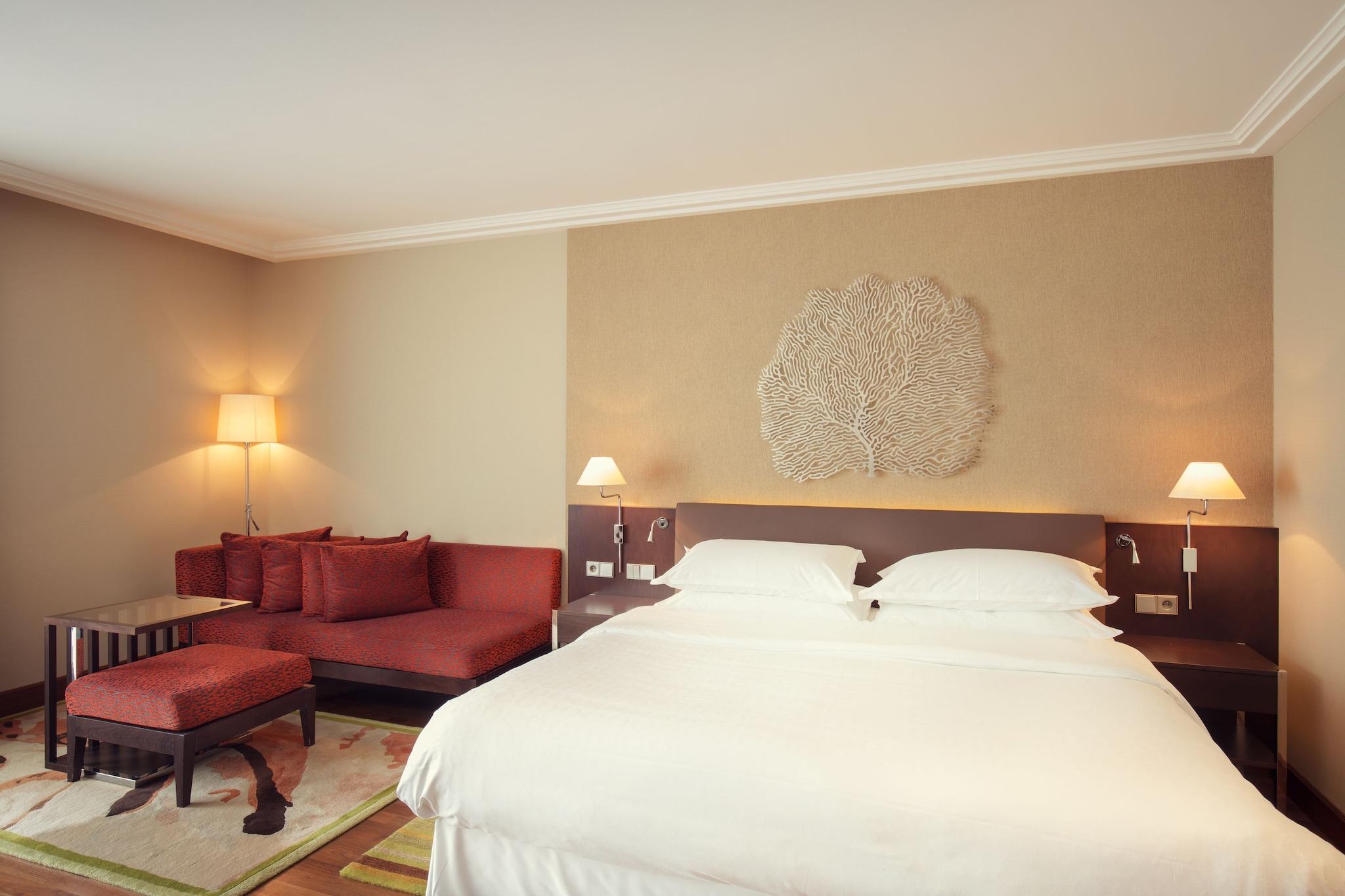 Double Deluxe King Bed