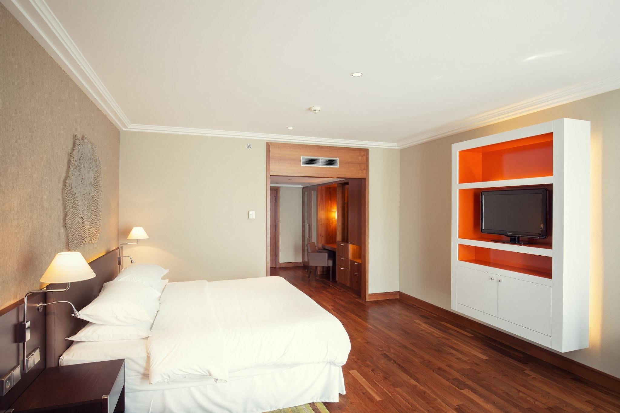 Double Classic King Bed