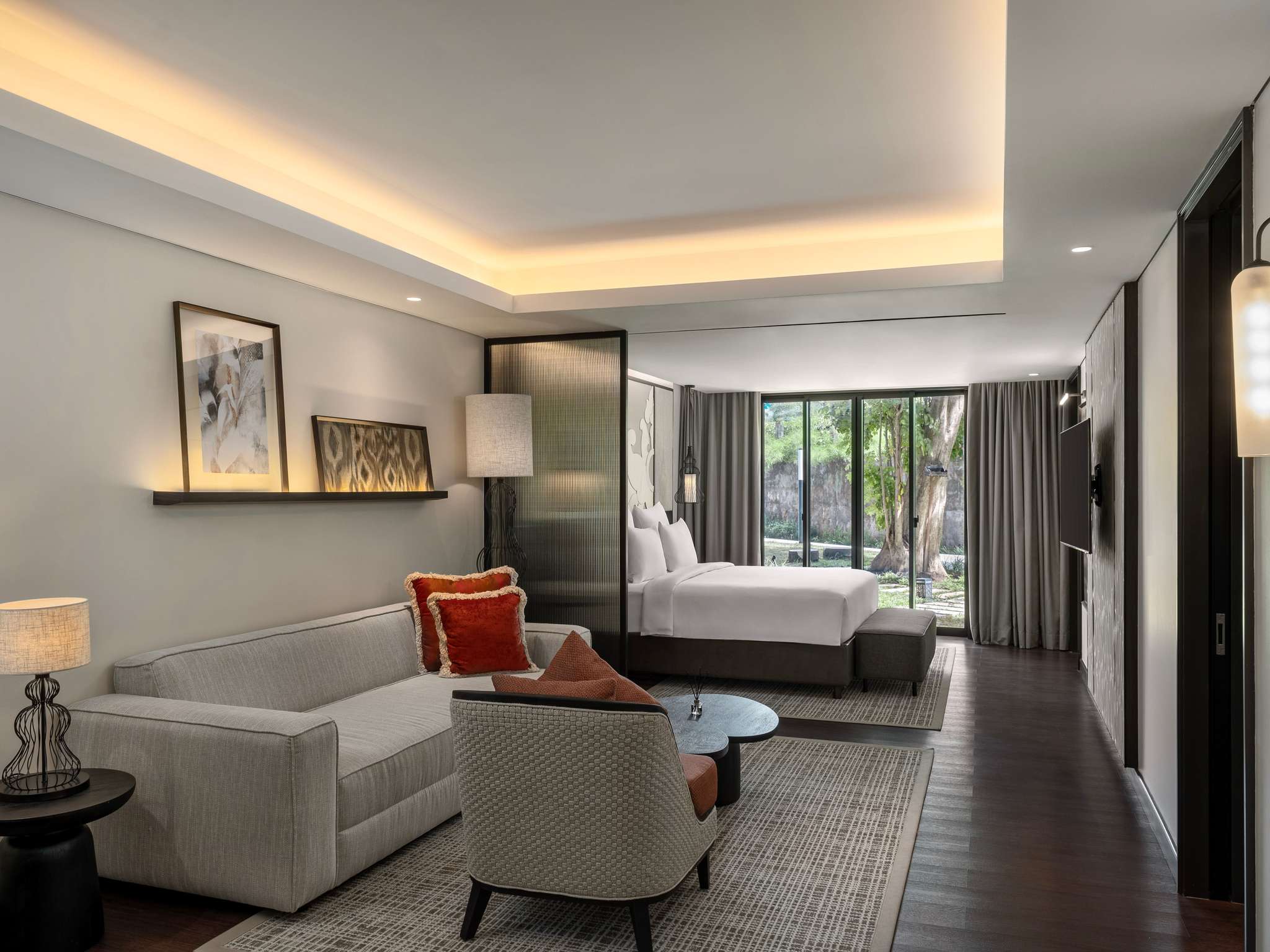 Family Room Garden View King Bed