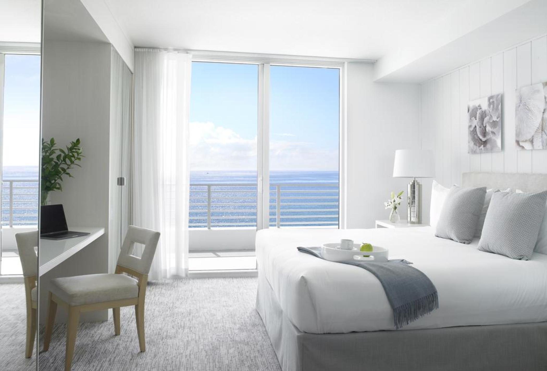Suite Ocean Front King Bed