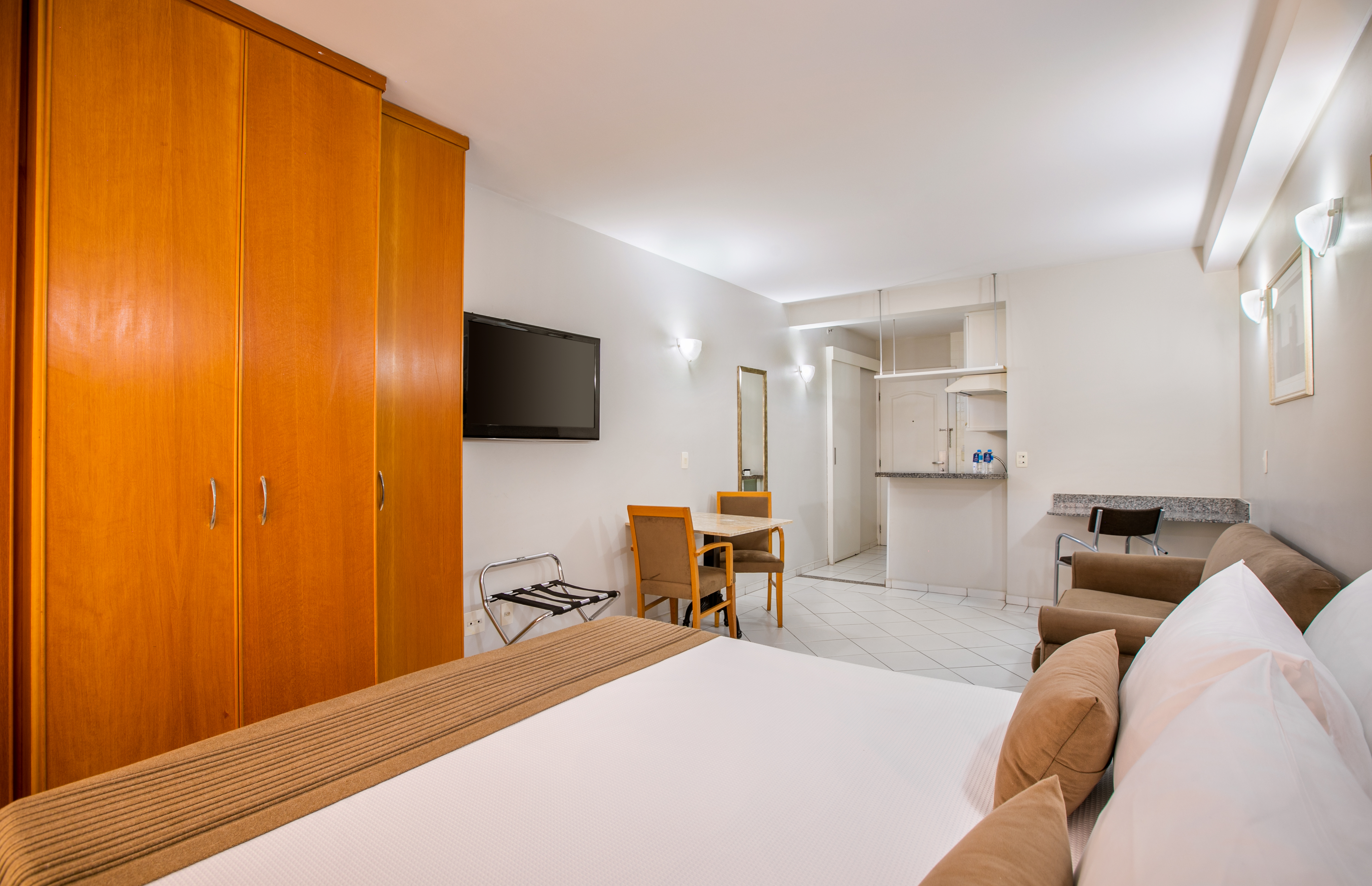 Double Deluxe Queen Bed