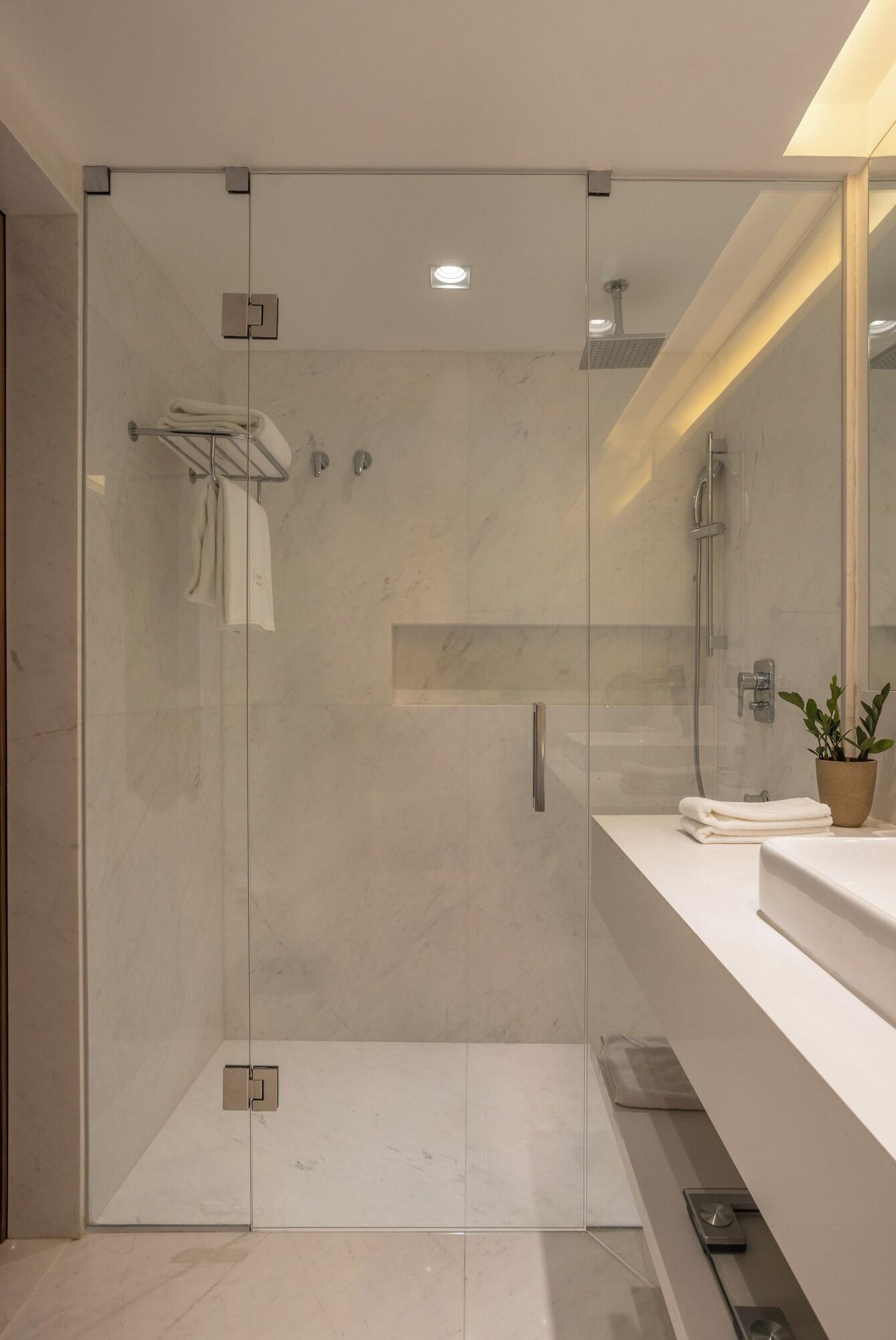 Junior Suite King Size Bed