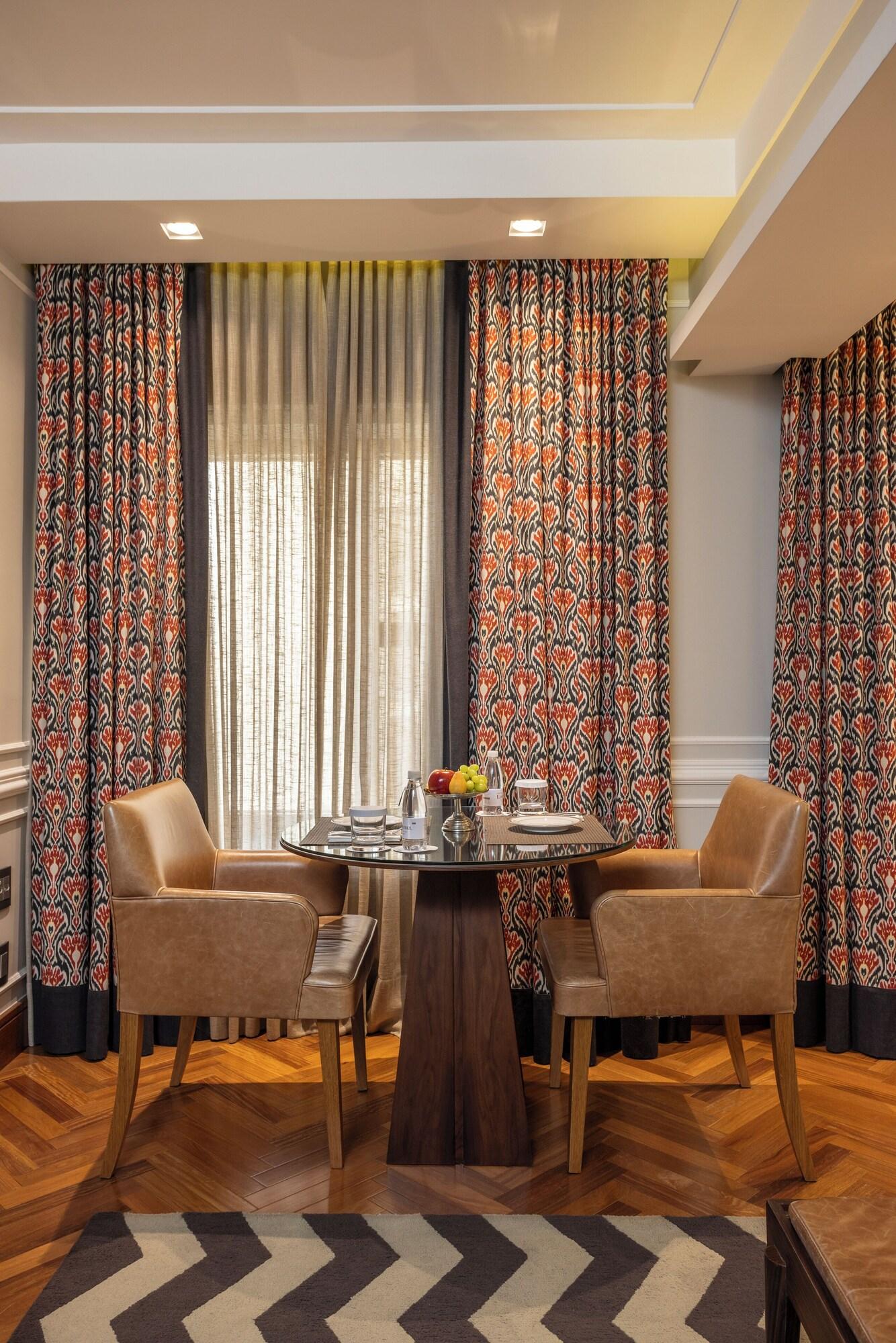 Junior Suite King Size Bed