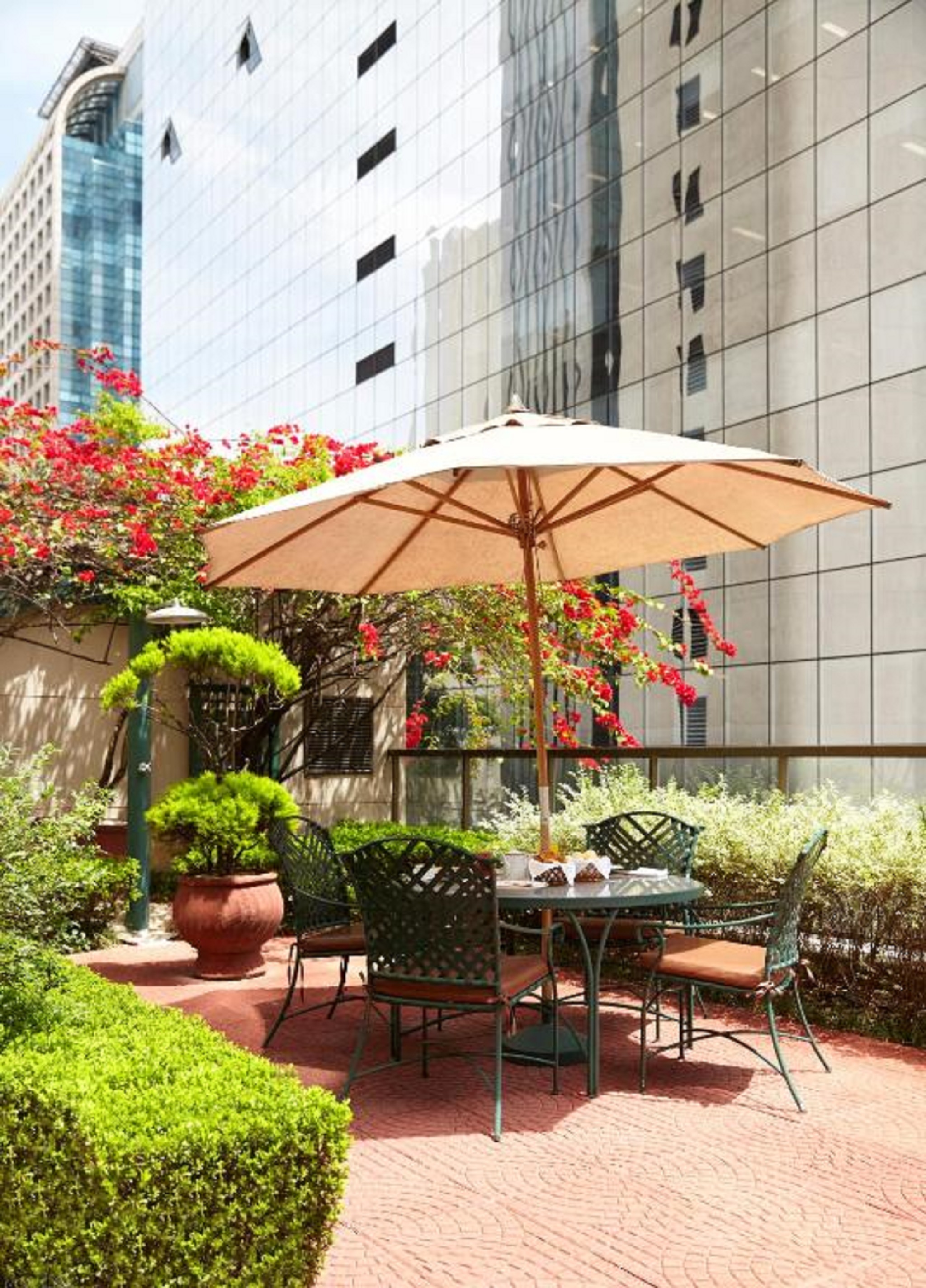 Double Executive King Bed