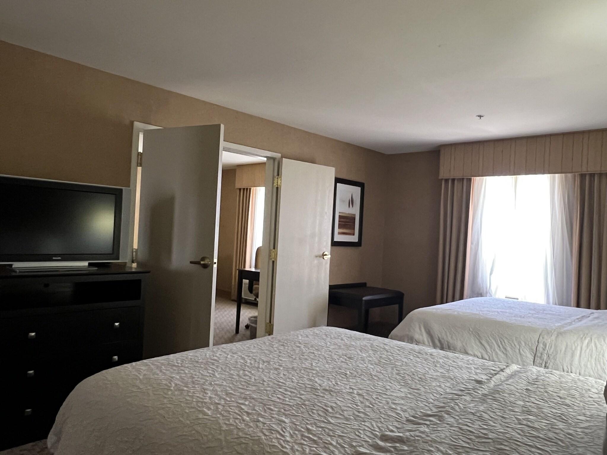 Twin Two Queen Beds Non Smoking