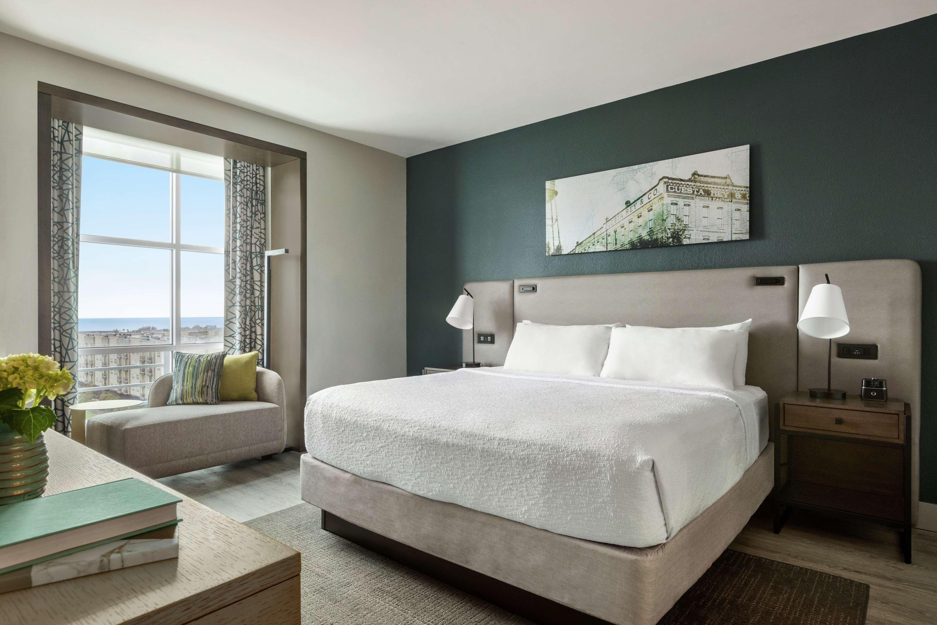 Double Accessible with Views