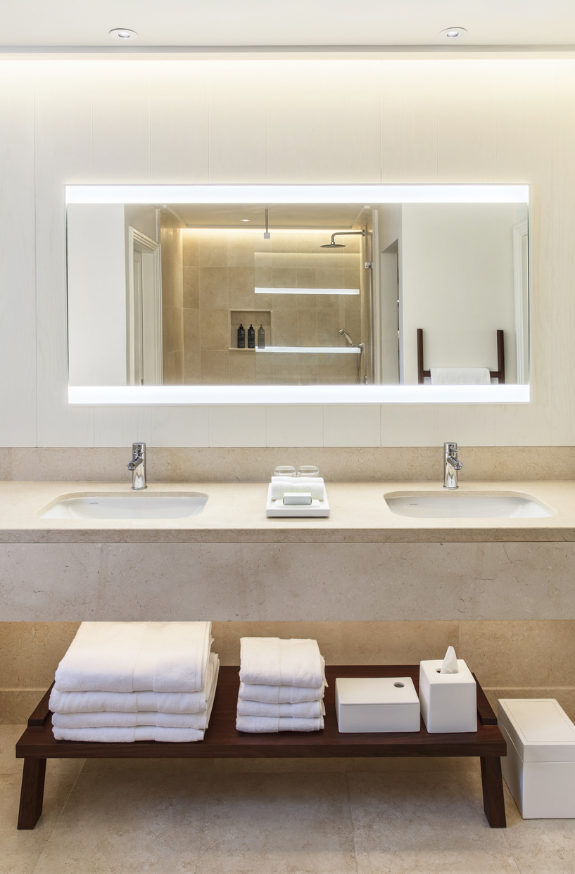 Double Deluxe King Bed