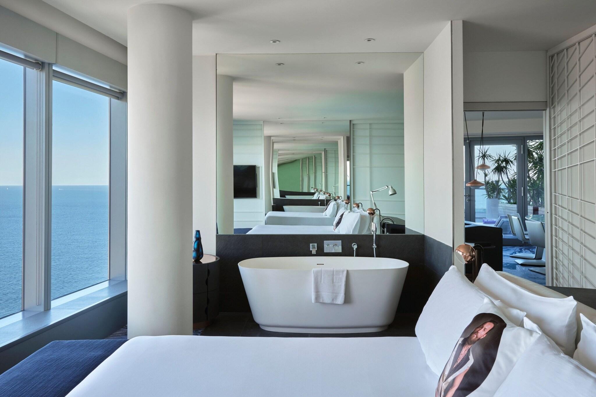 Suite King Size Bed