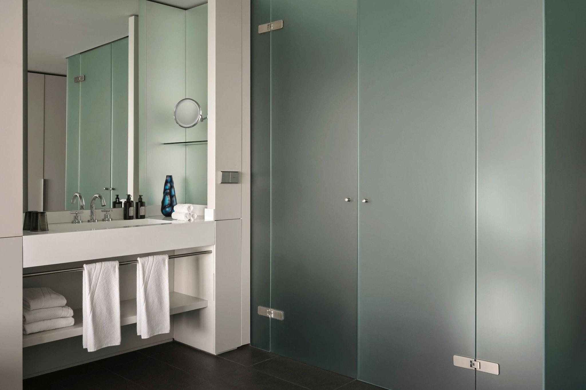 Double Sea View King Bed