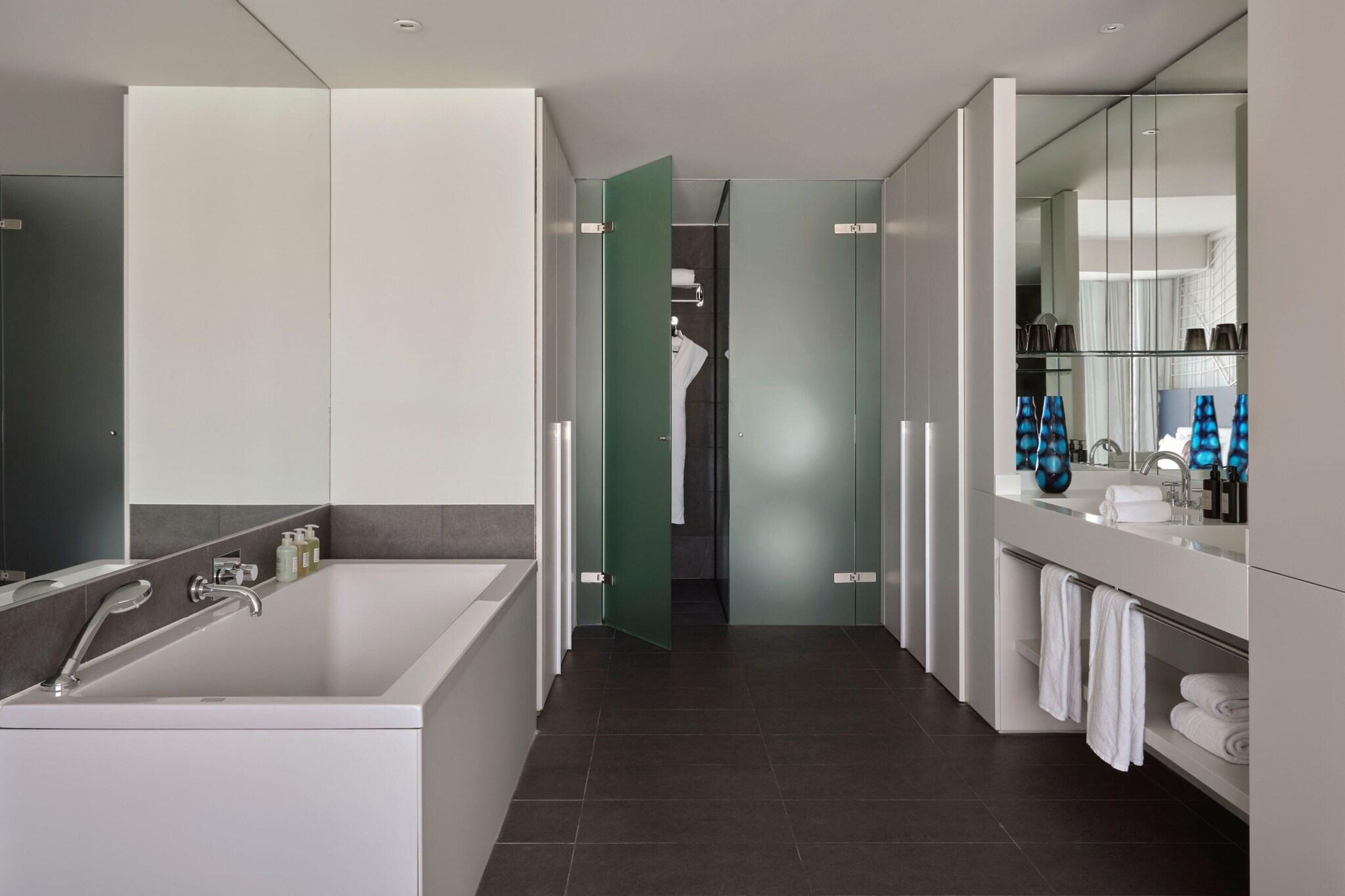 Studio King Size Bed