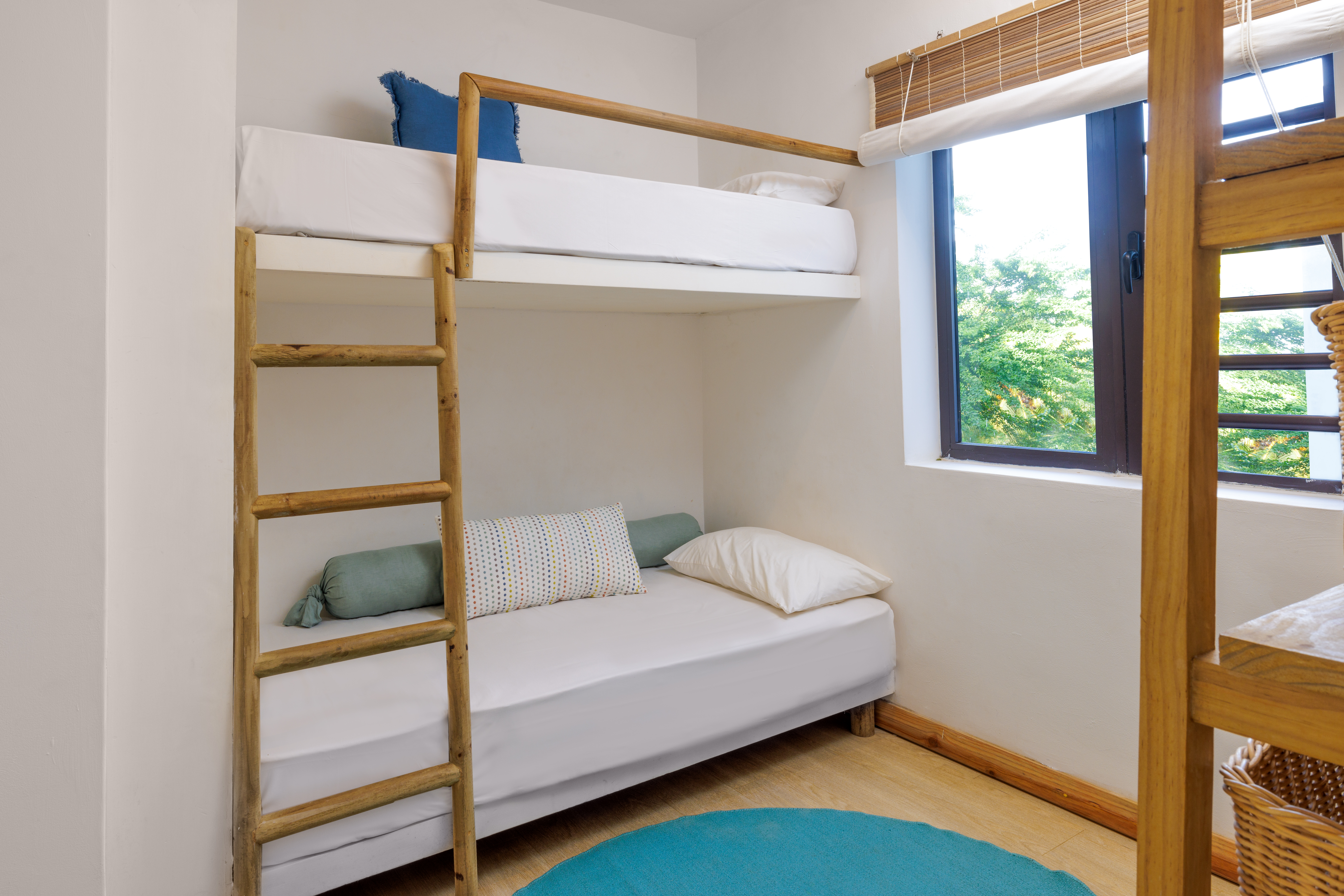 Apartment Capacity 4